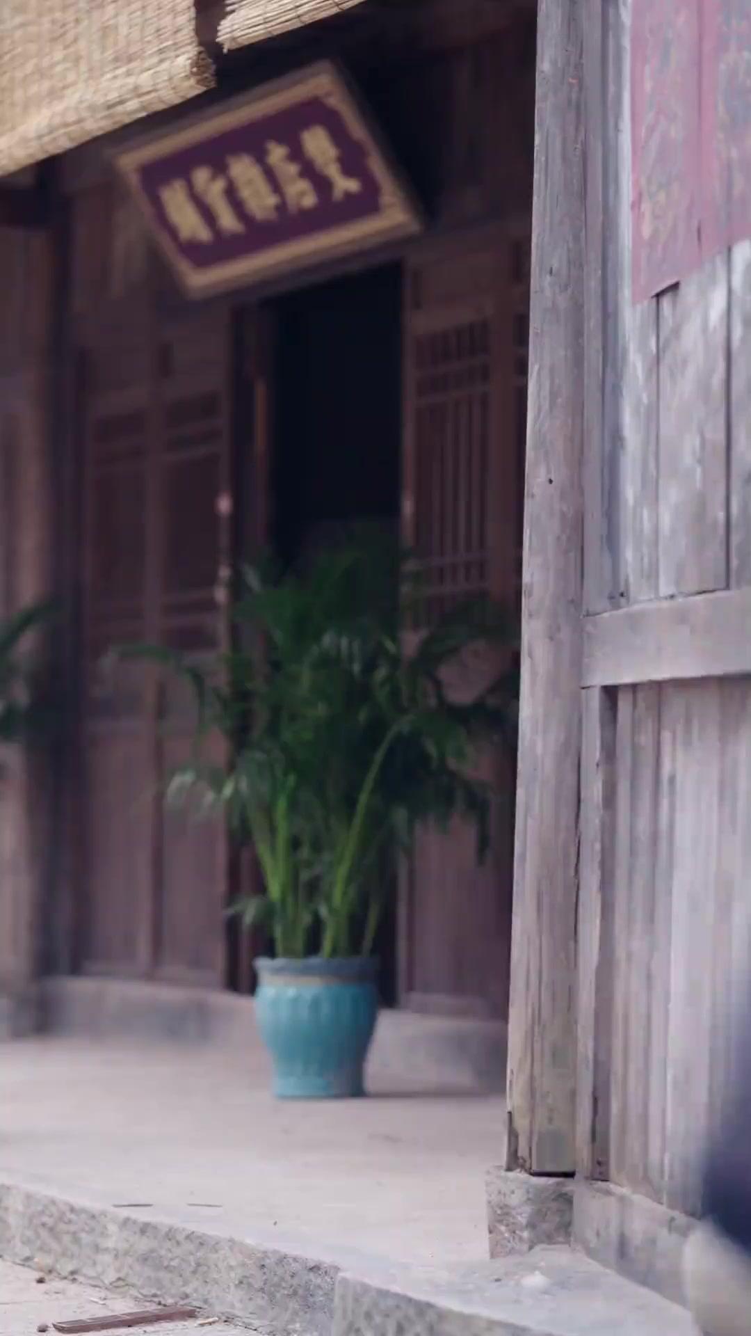 الليمونادة: حكاية أميرة مزيفة