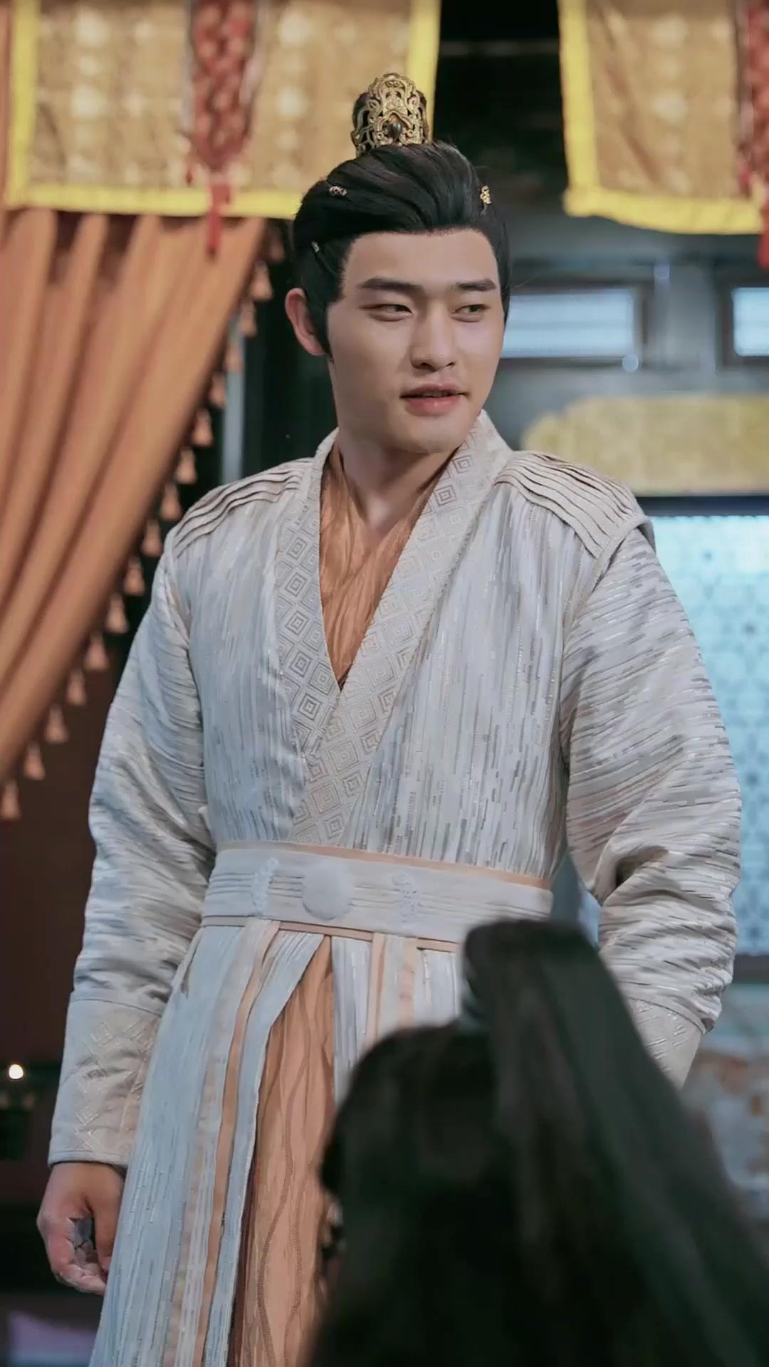 سيف الطاغية: صعود الأمير المنبوذ