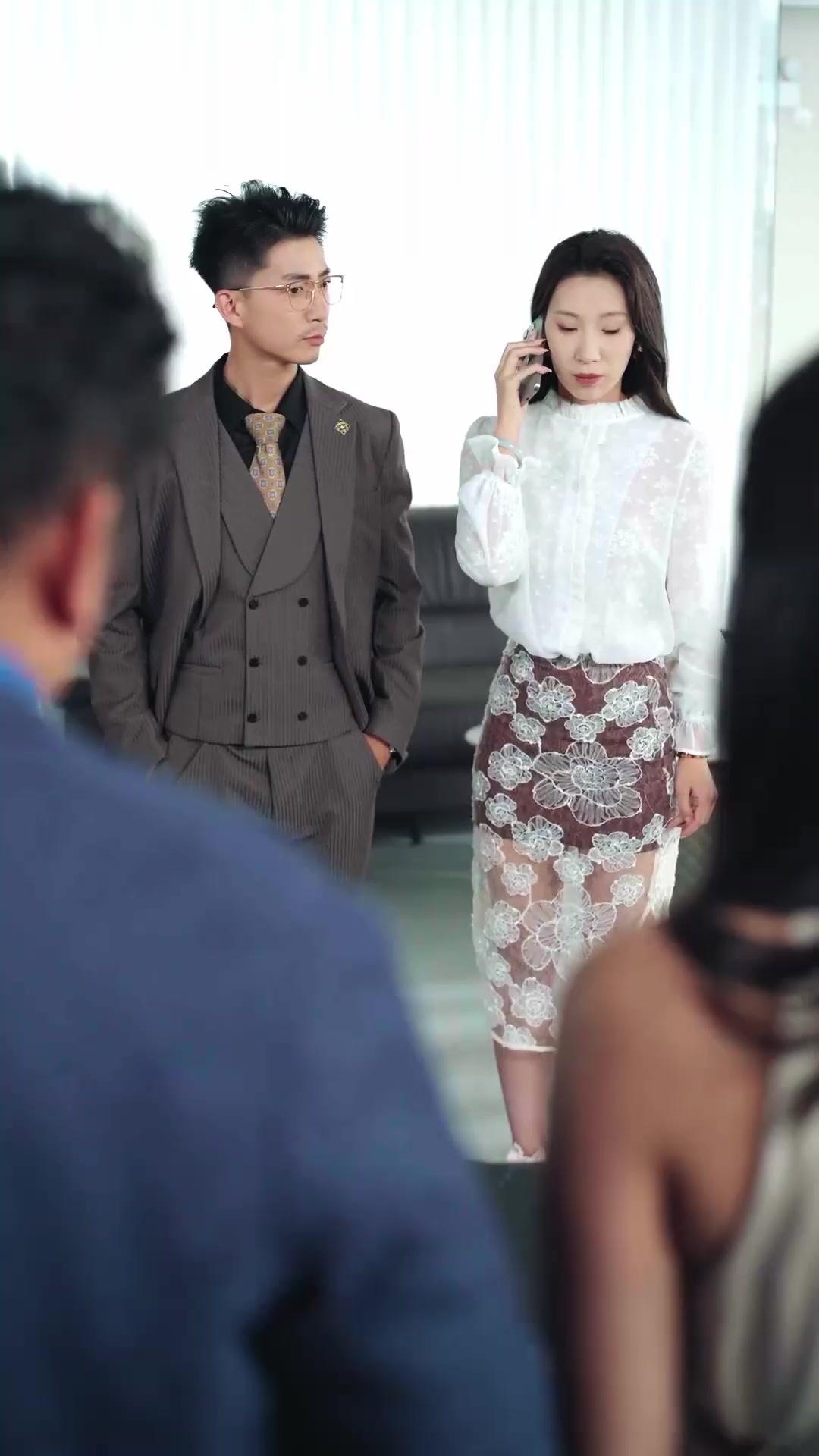 (Doblado)La reina empresarial tiene ocho años