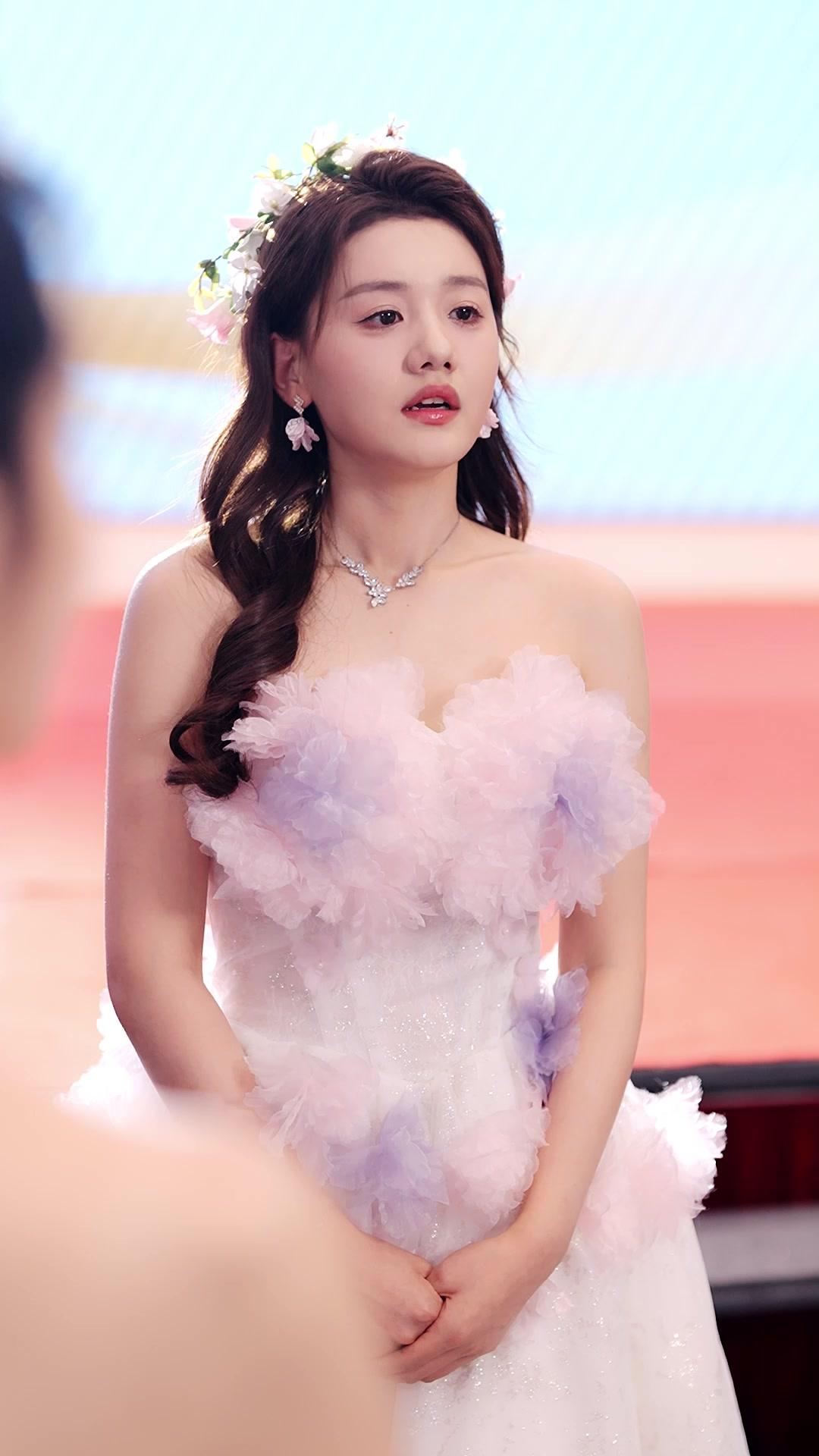 MARIAGE : RÉVEIL DE REINE