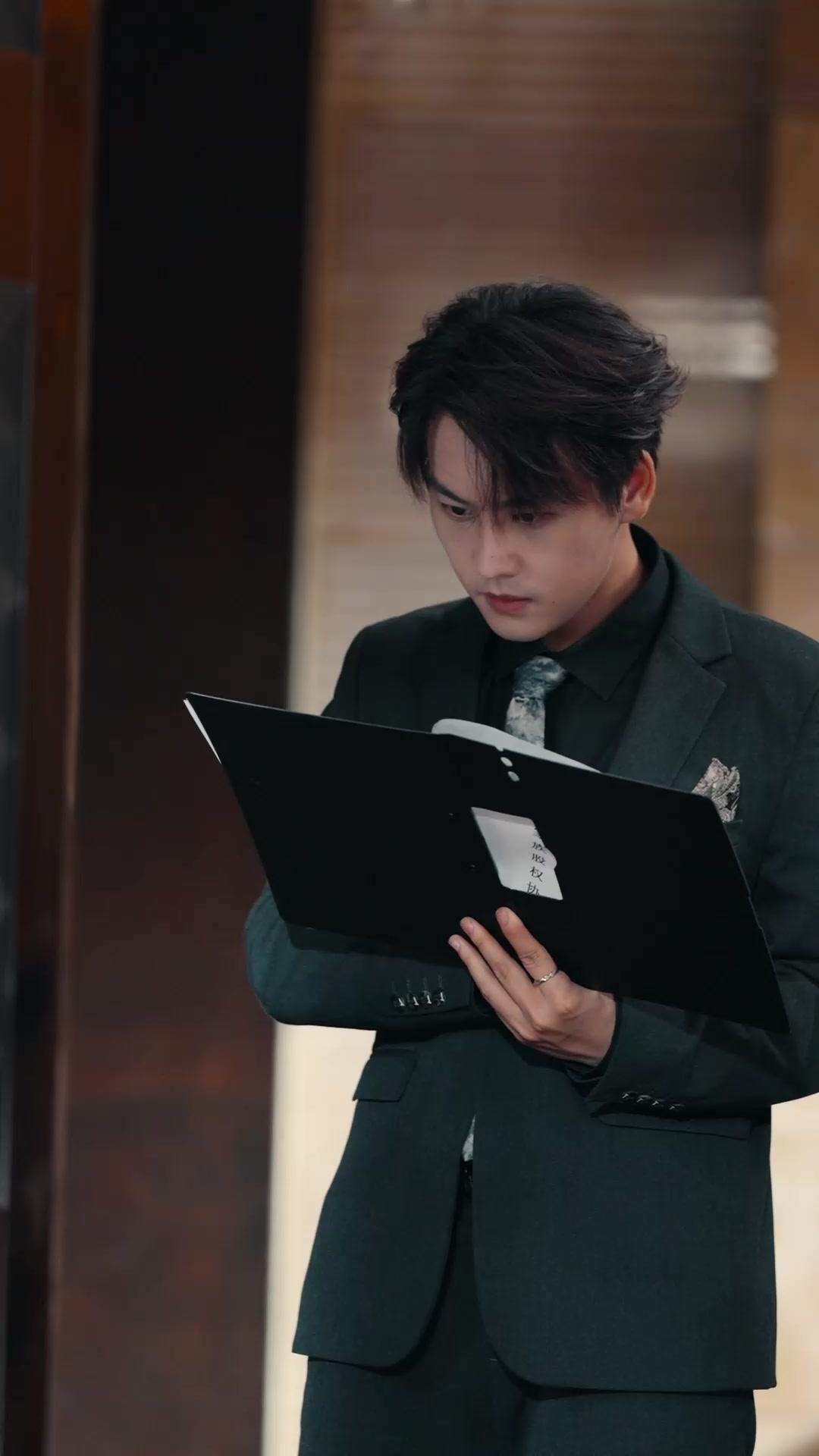 Terjebak di Dunia Novel