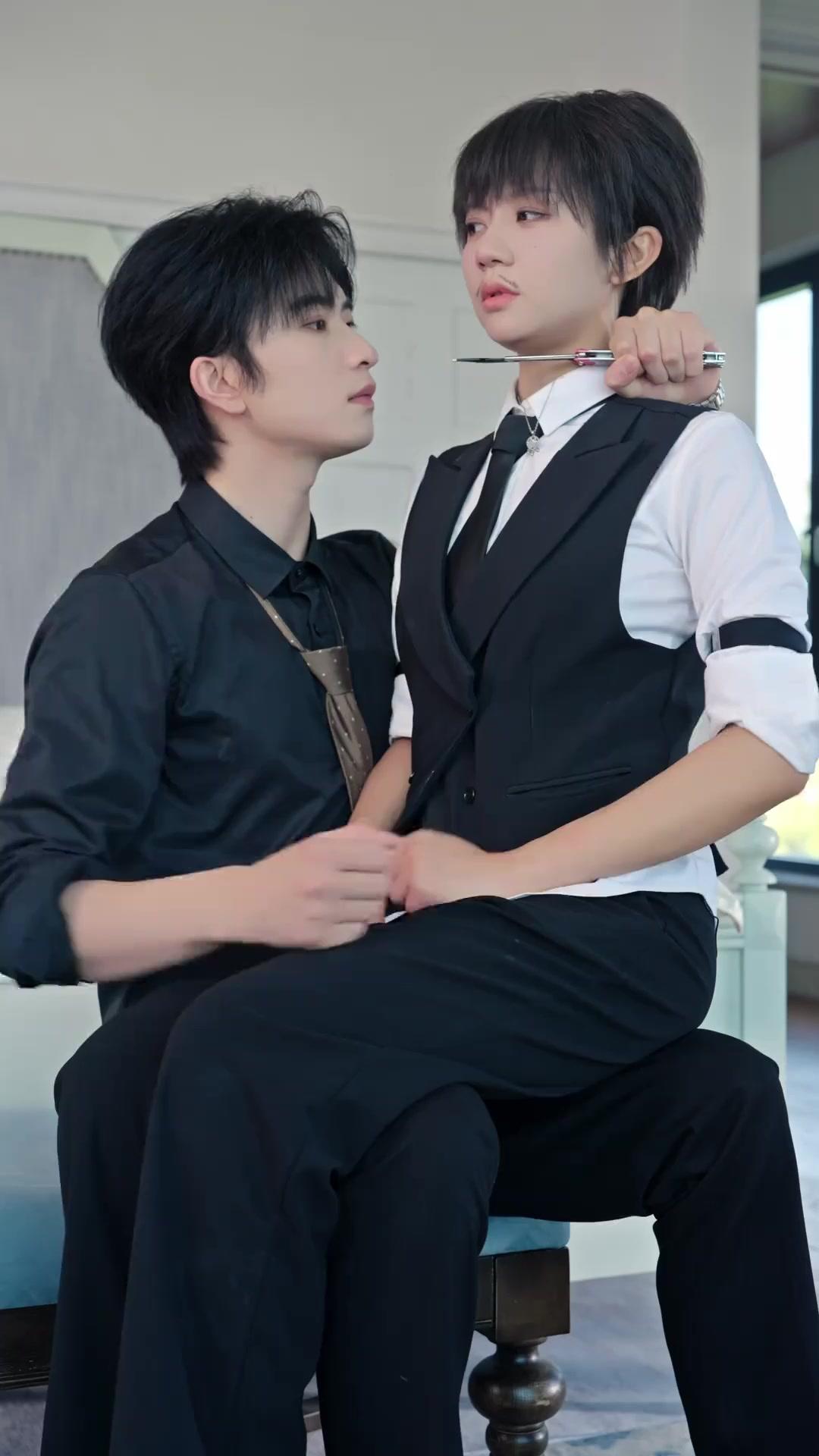 แม่แซ่บปะทะพ่อโหด