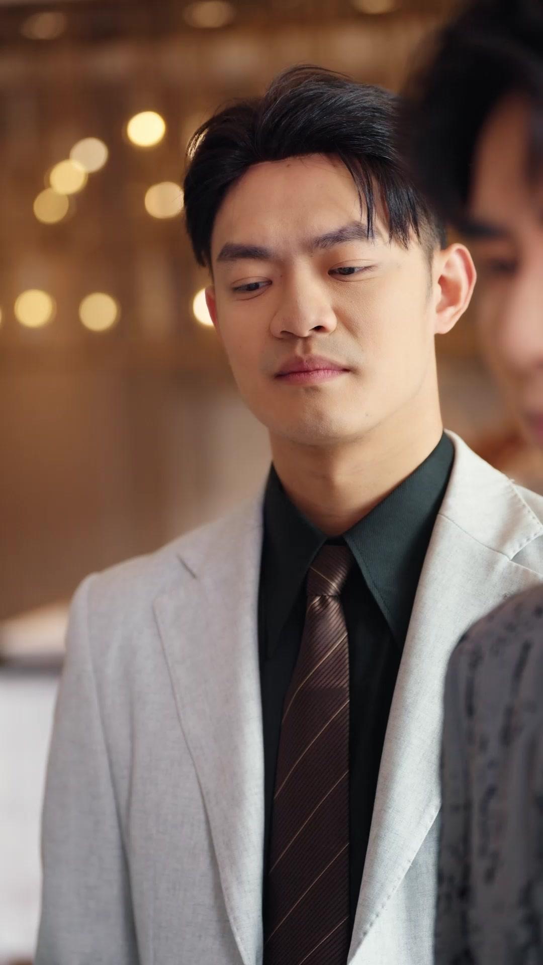 From Nobody to Fake Heiress