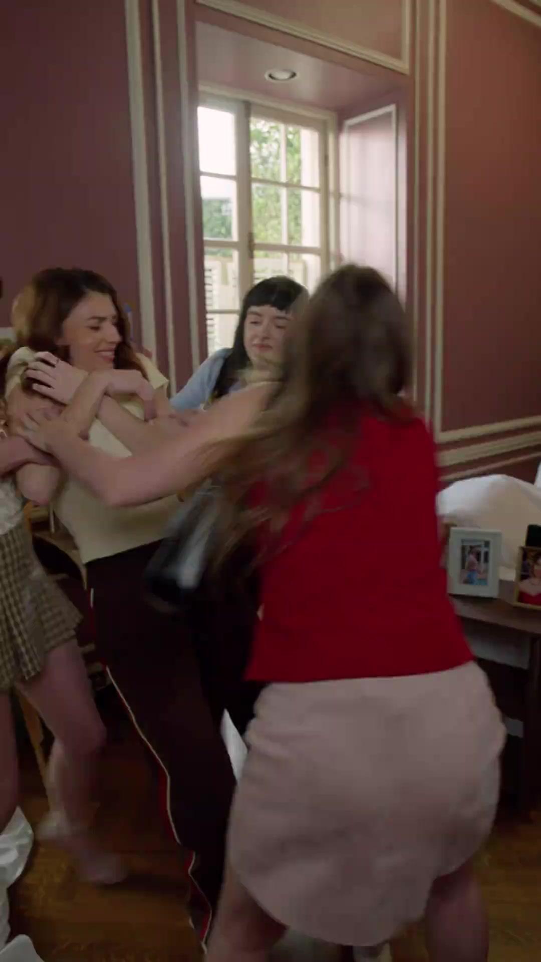 (Dublagem)Noiva Malvada vs. A Sogra Secreta