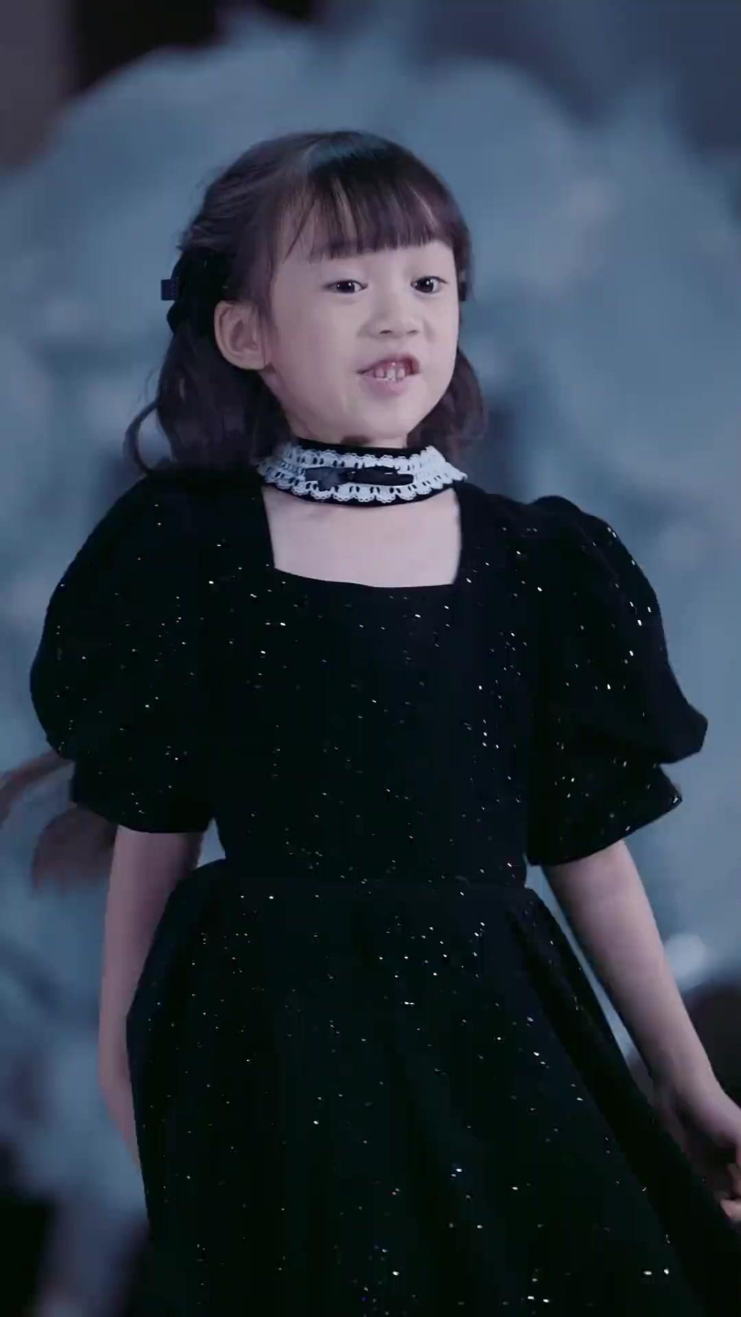 (Doublage) GRANDE ANCÊTRE DE 7 ANS