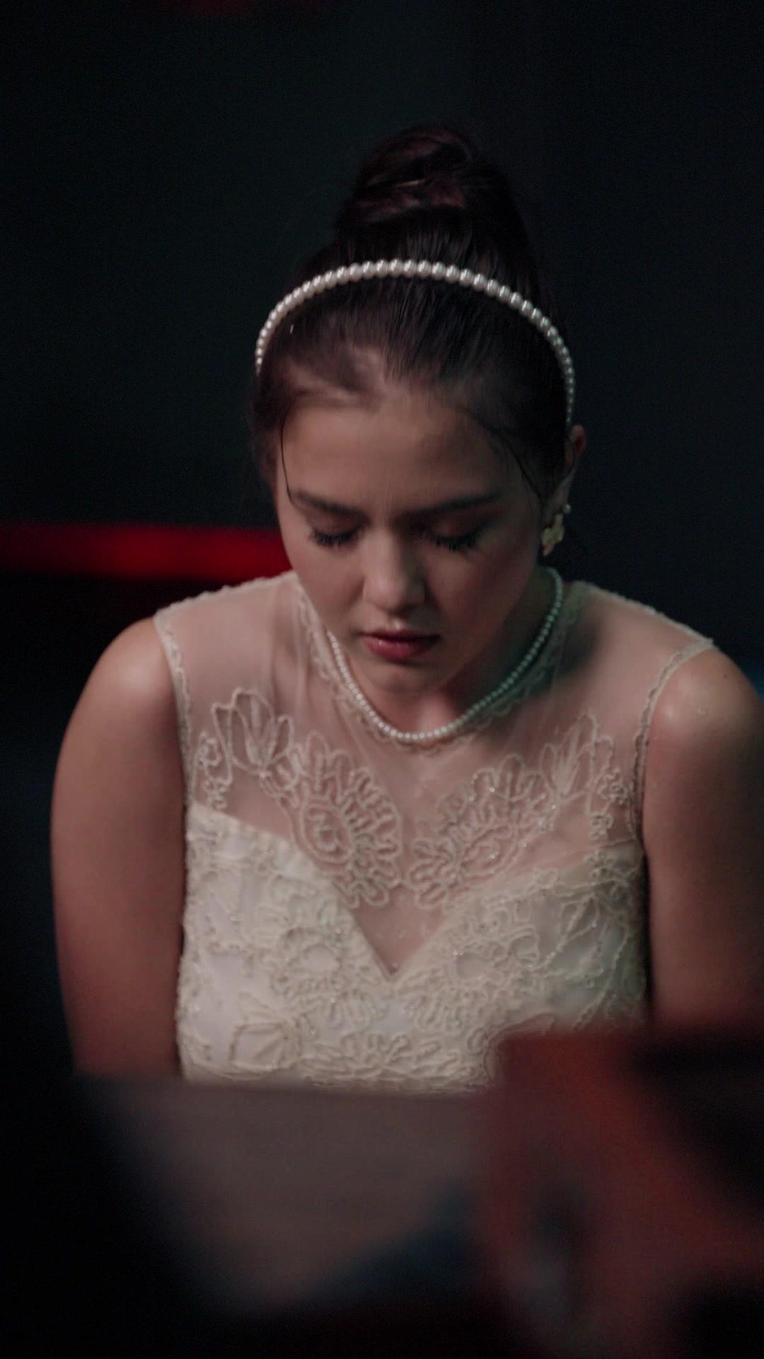 Con el mafioso que rechazaste