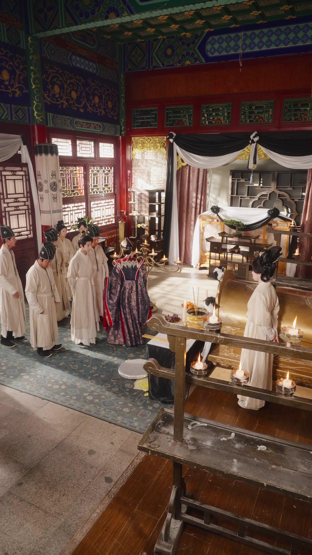 Regina Rinata: Fiamma della Vendetta