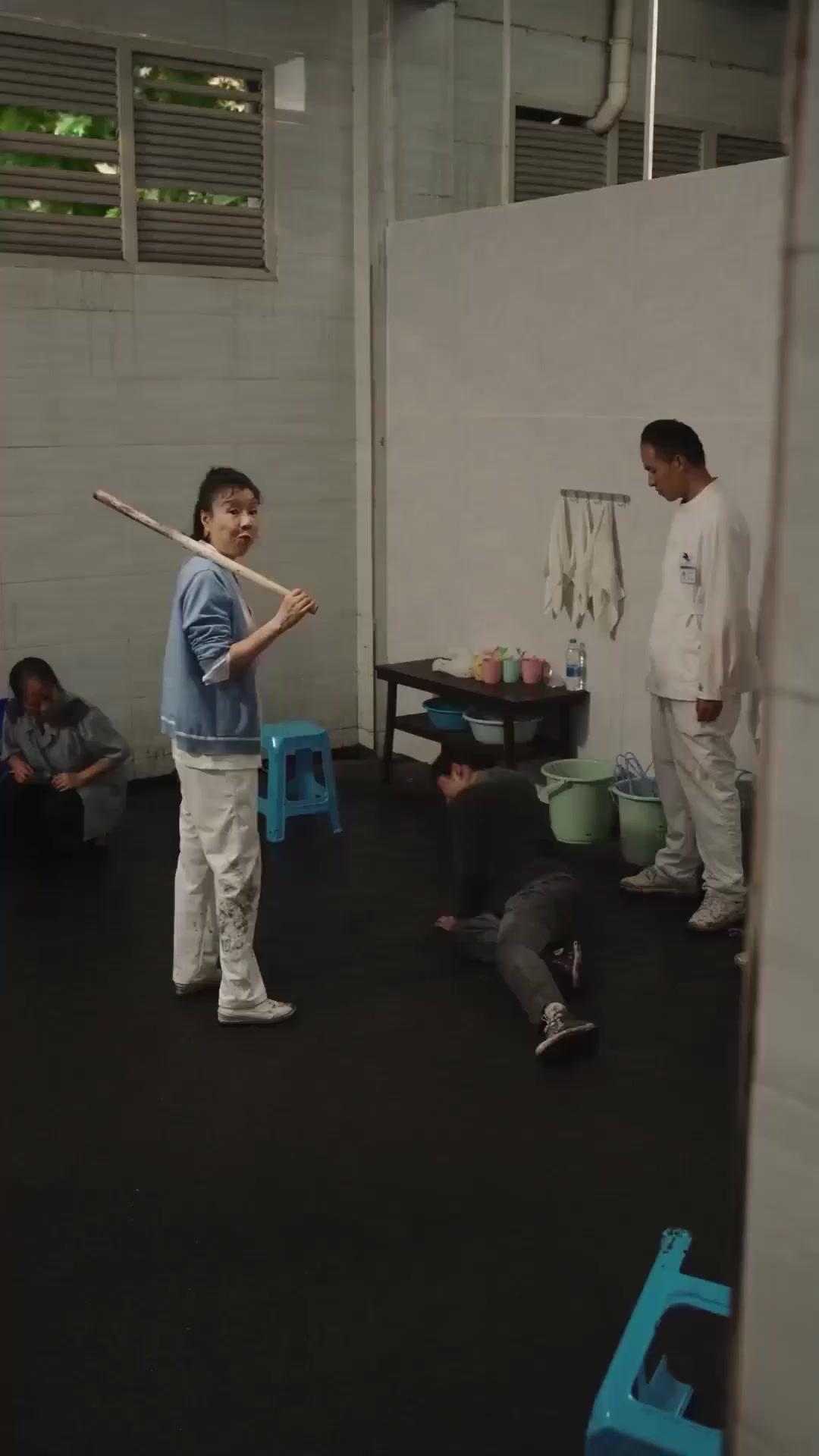 (Dublajlı) Yaşlılar Bakımevi Skandalı