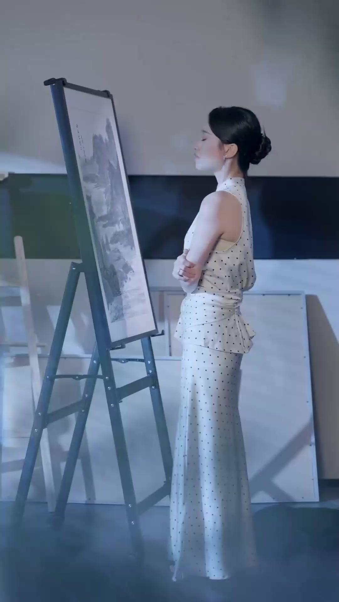 (Dublajlı) Çatlak Aynadan Paris Manzarası