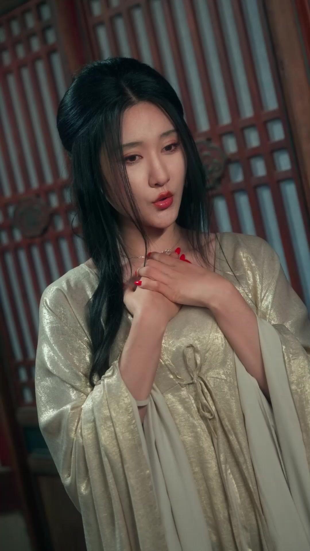 Is She a Fox Demon... Or Not?