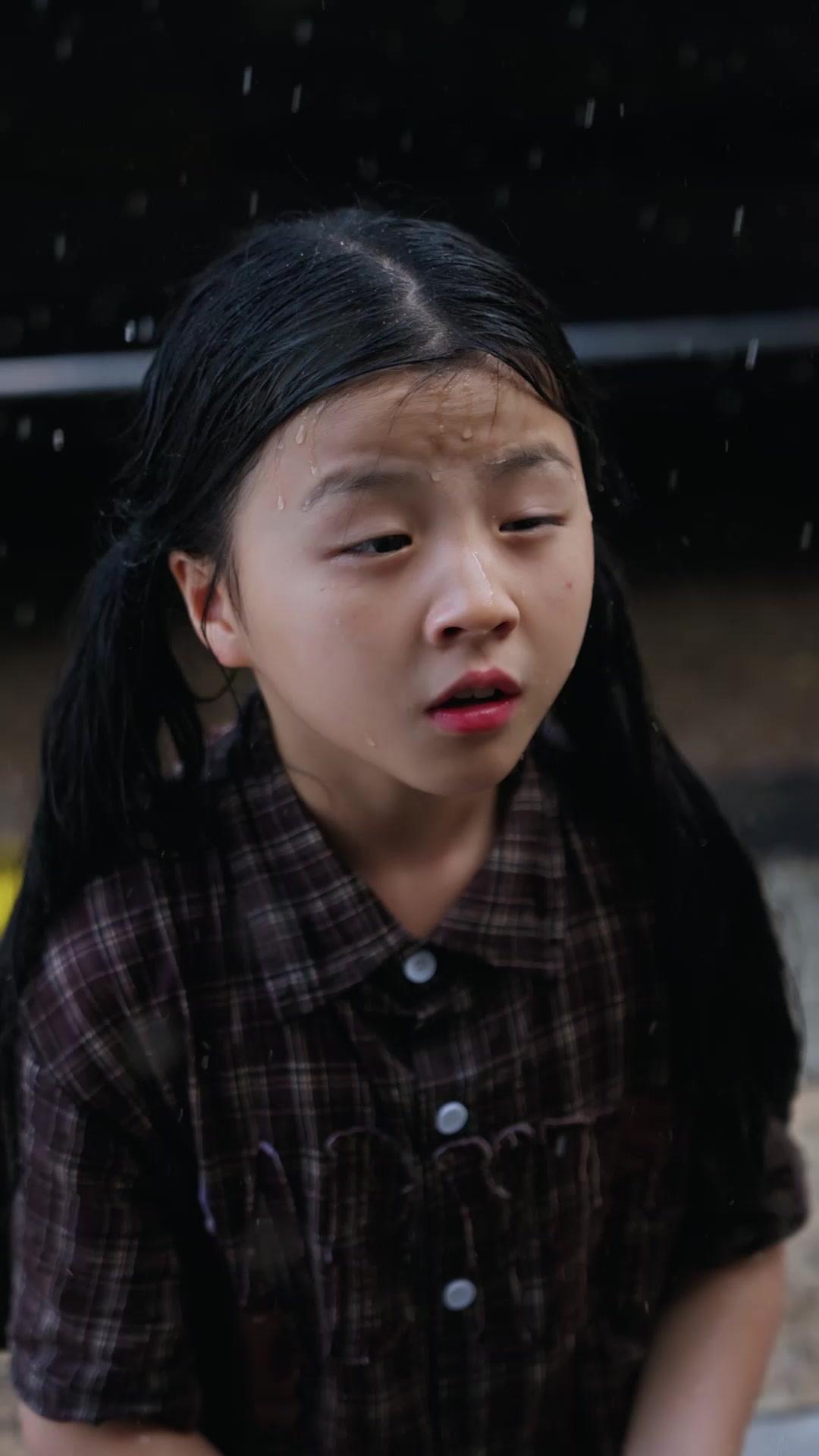 爸爸，請救救媽媽！