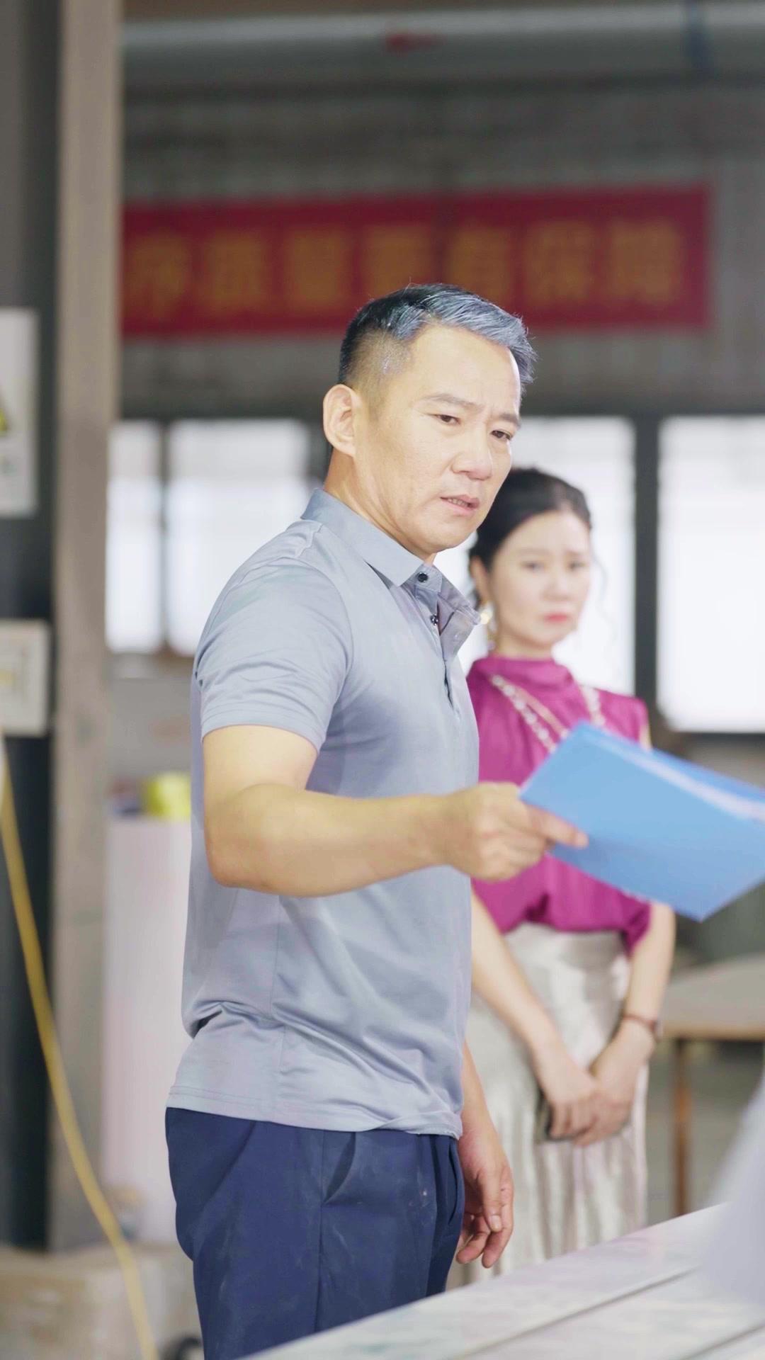 Reencontro e Confronto: Pai e Filho vs. Mal