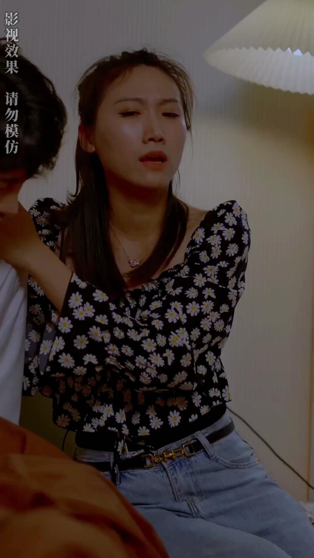 زوجي مدللني بجنون