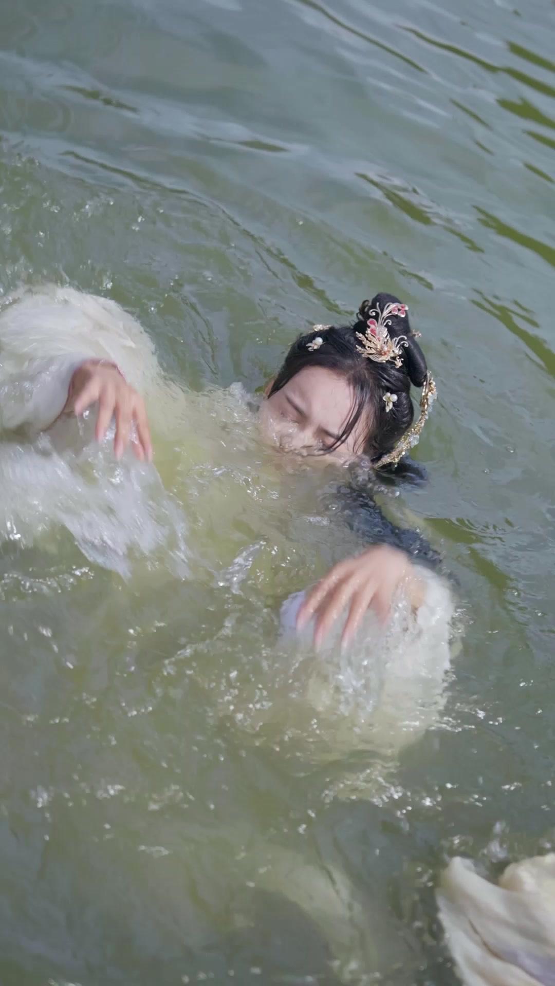 The Commoner Emperor’s Love Returns