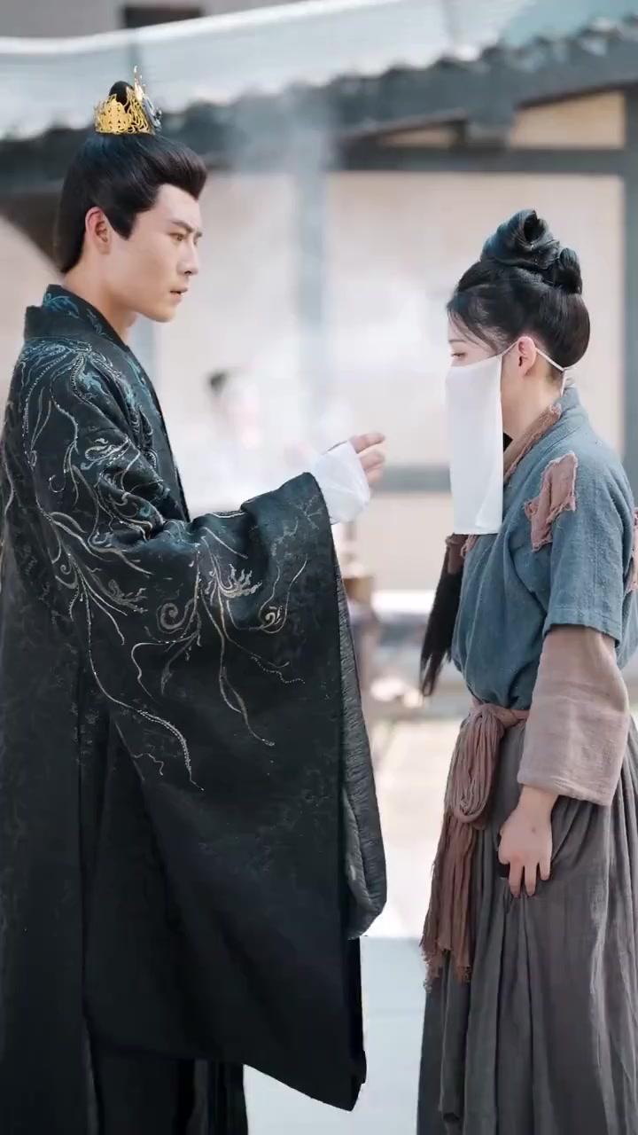 (مدبلج) حين تتساقط أزهار الكمثرى