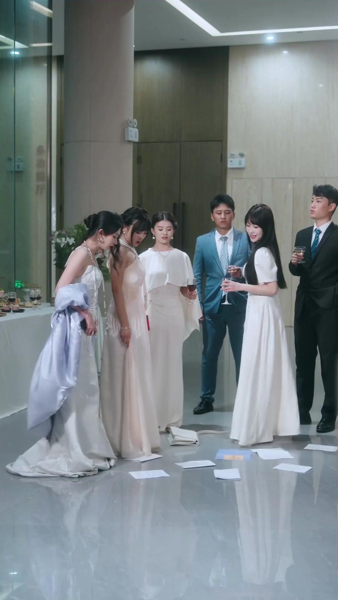 TRAQUÉES PAR L'AMOUR