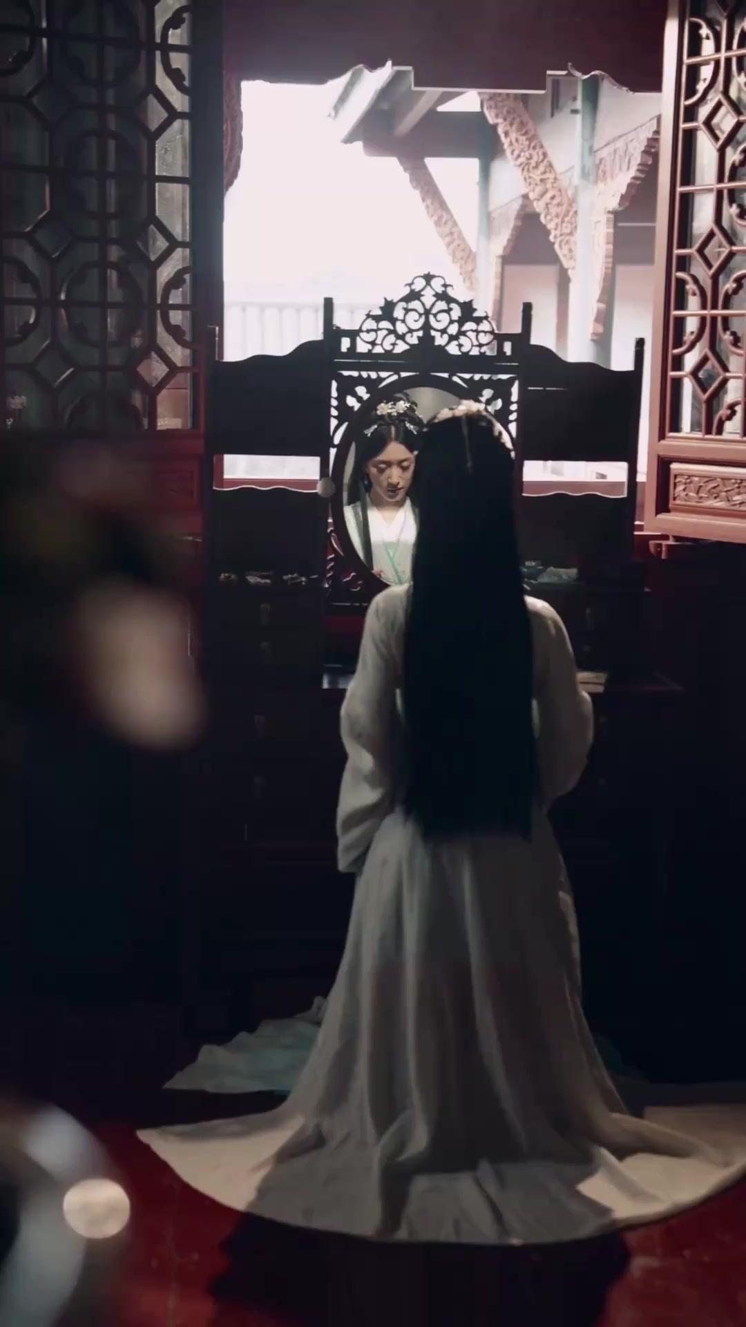 عند شوقٍ لا لقاء فيه