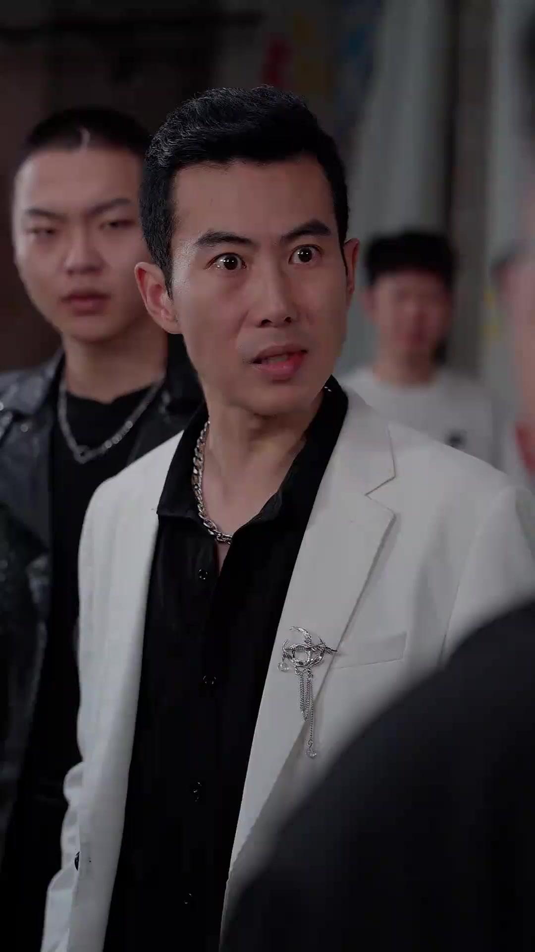 (พากย์เสียง) ความลับบนโต๊ะพนัน