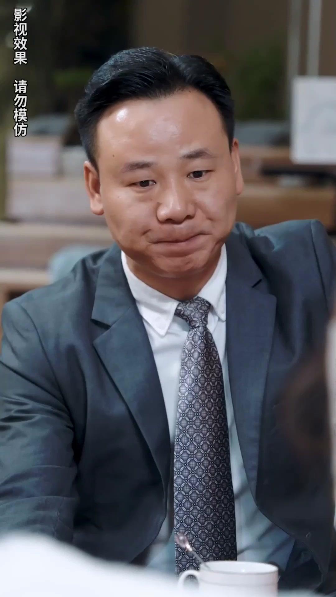 L'IDENTITÉ SECRÈTE DE MON MARI