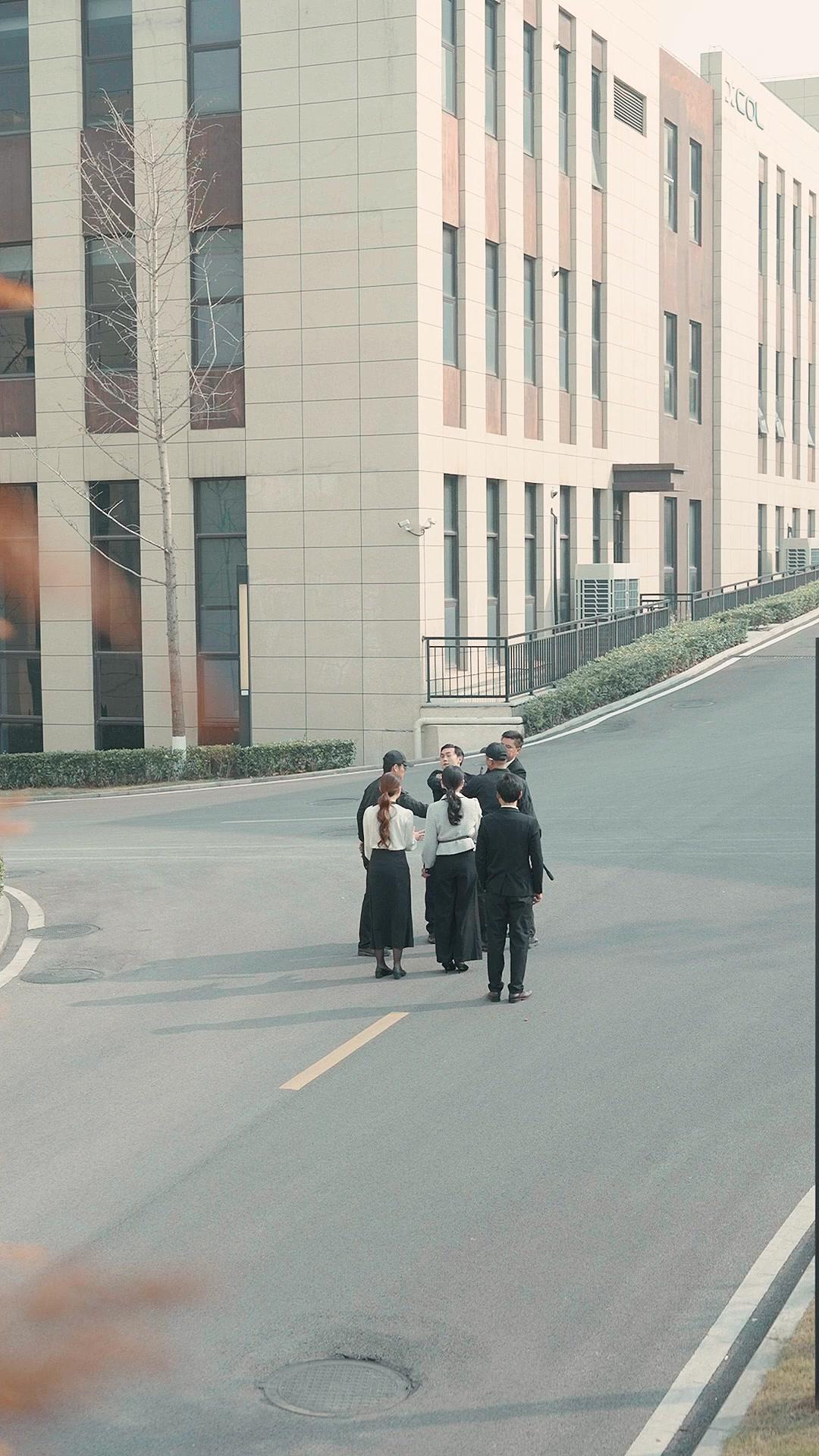 L'HOMME QU'ILS ONT TRAHI