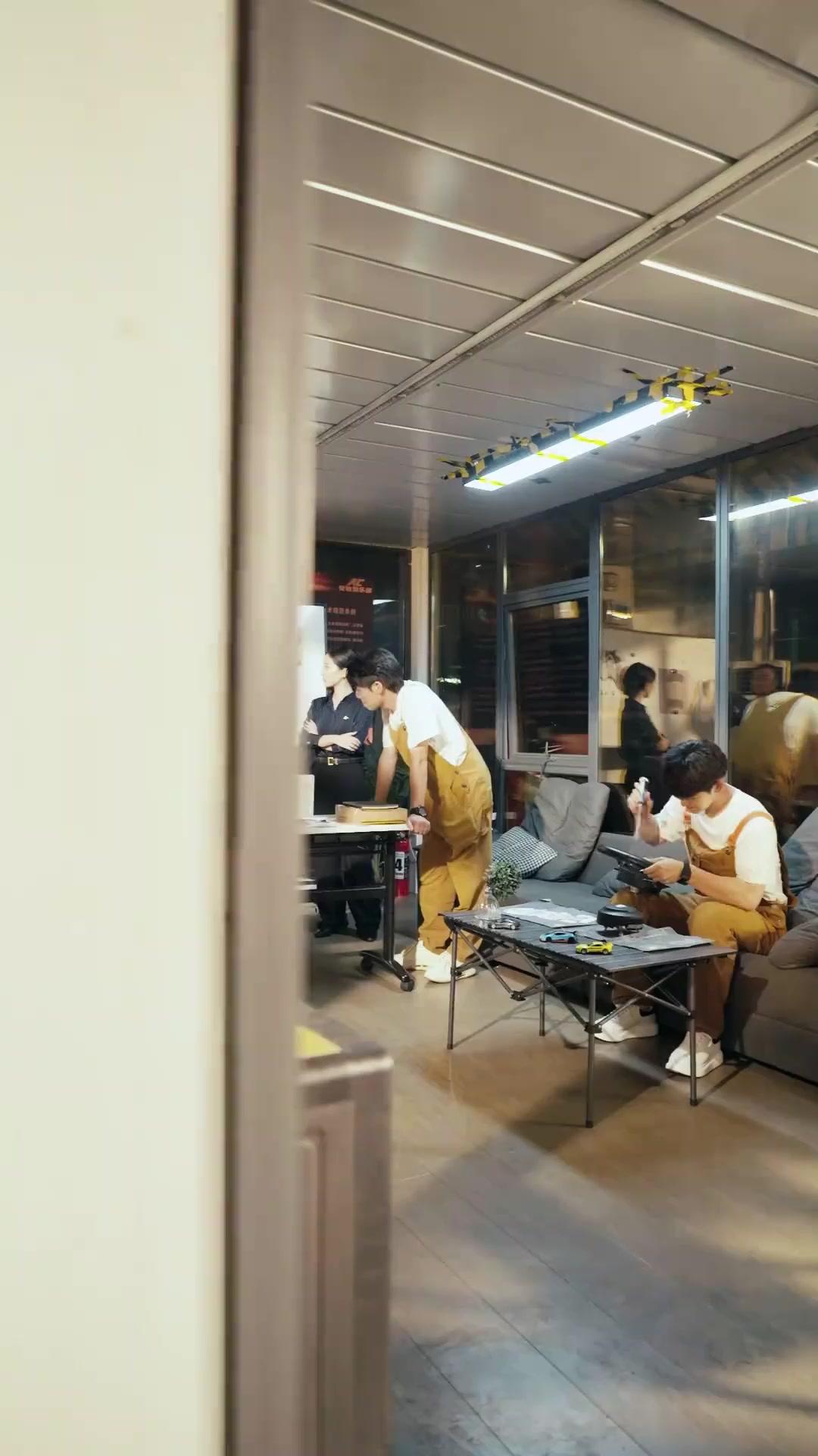 (Doblado)Derrapando con el mecánico