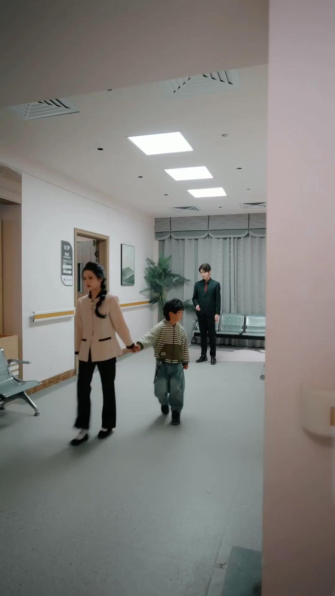 GENIE FILS, MÈRE MYSTÉRIEUSE