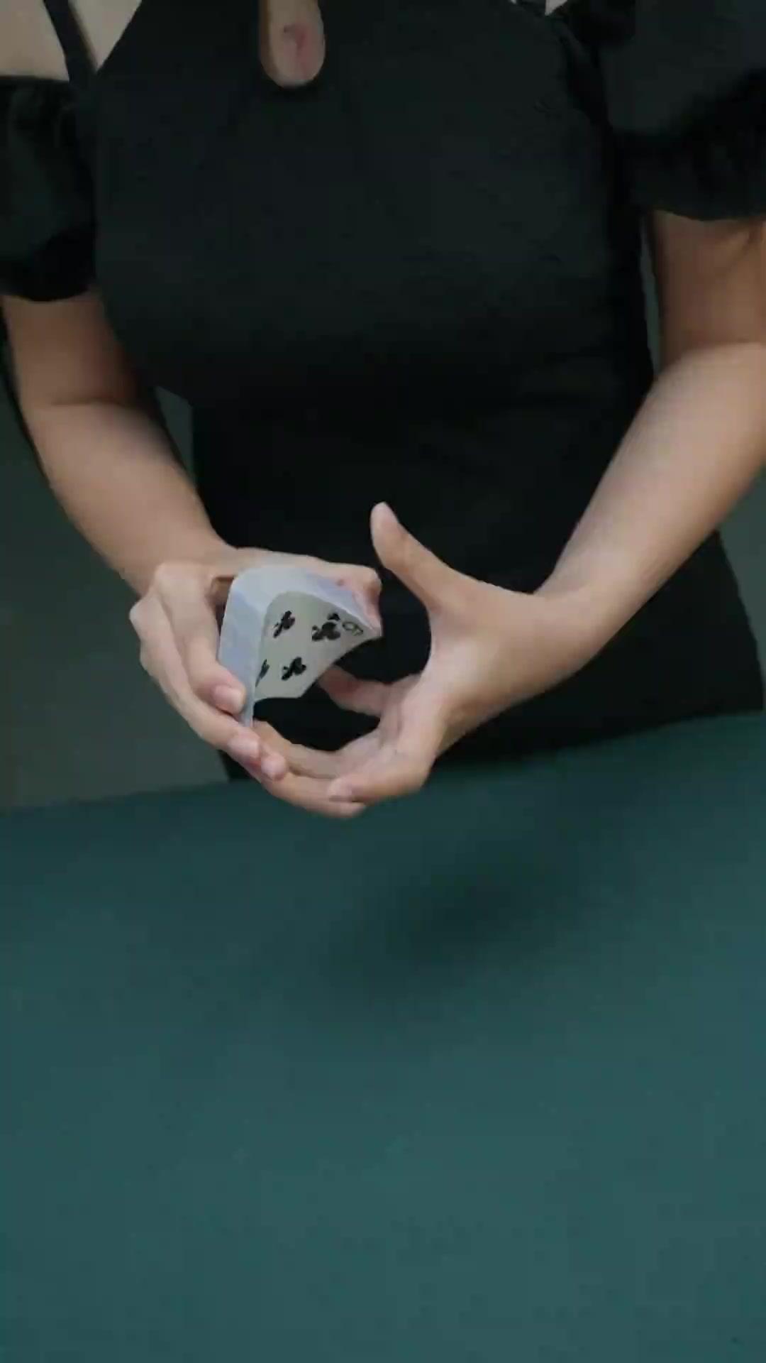 (Sulih suara)Rahasia di Balik Meja Judi