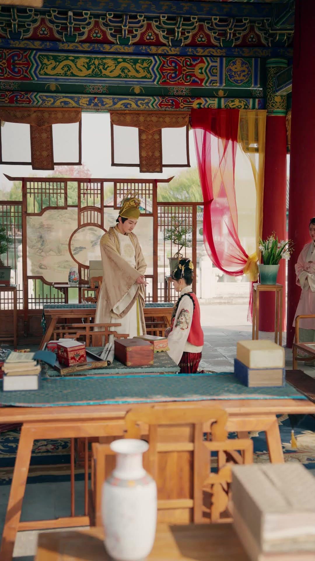 De la traición al trono