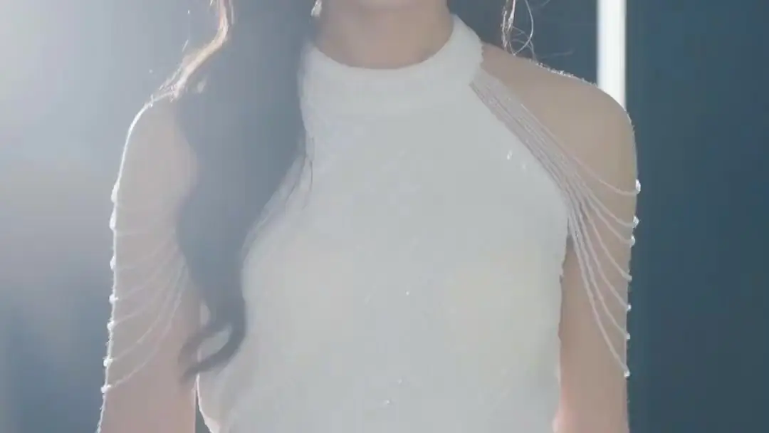 From Heavy to Heavenly: When Fur Coats and Torn Paper Rewrite Destiny