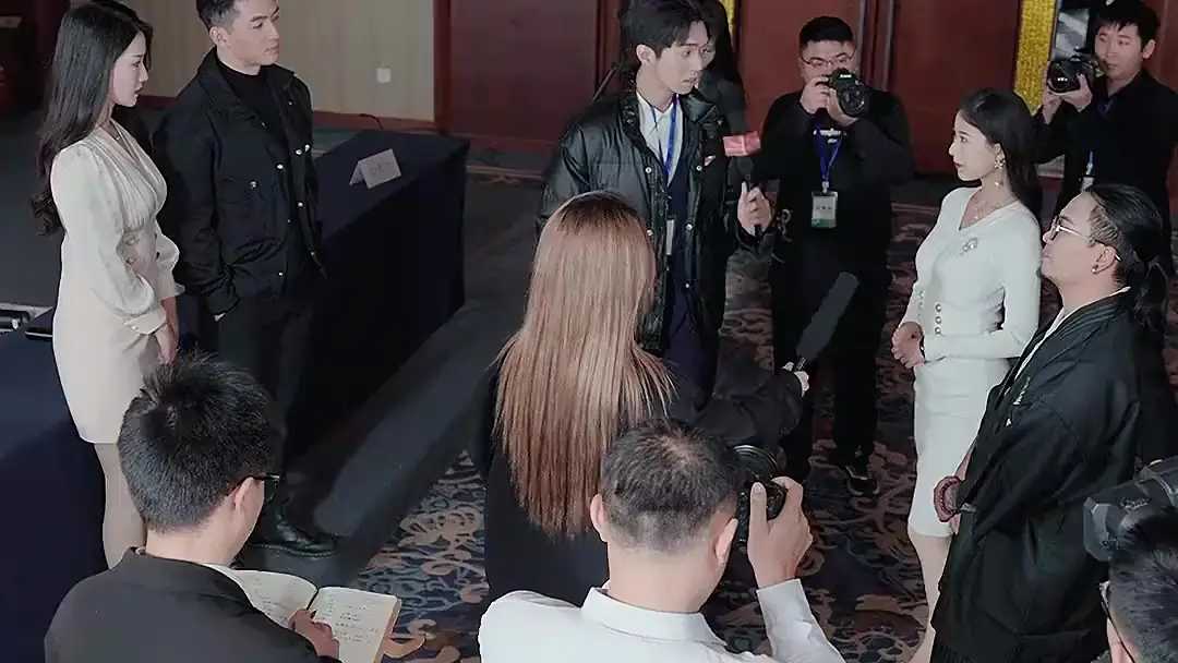 The Imposter Boxing King: When the Mic Becomes a Weapon