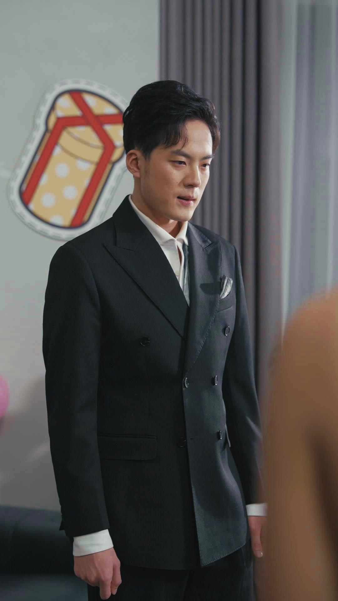 SOUS LE MASQUE, LA REVANCHE