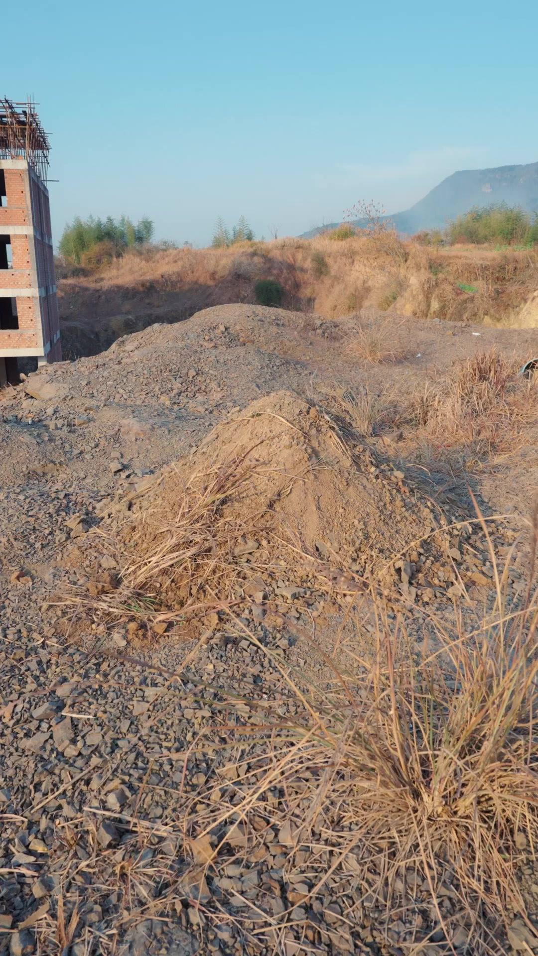 Prigioniera, Moglie, Madre