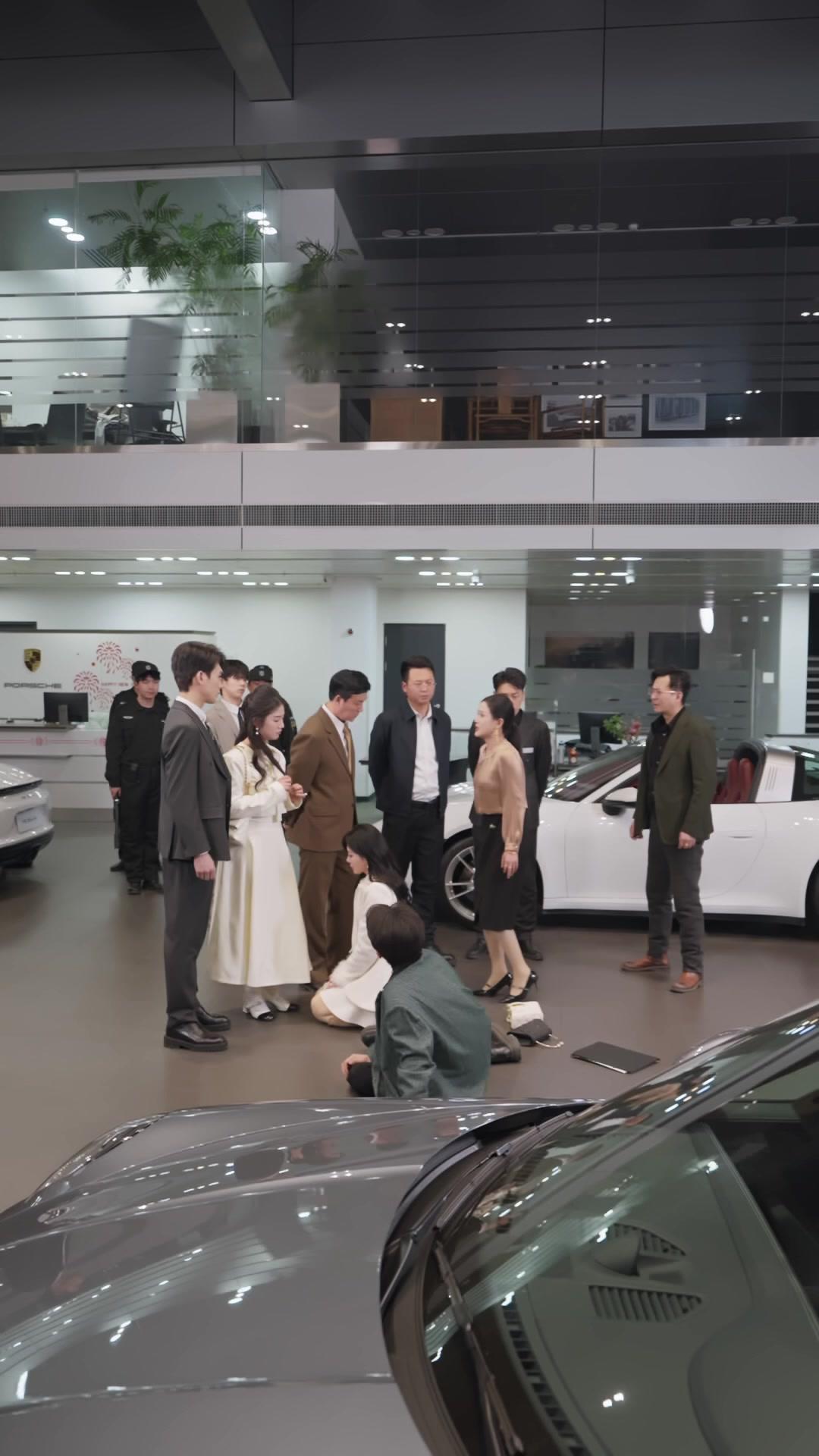 Topeng Palsu Keluarga