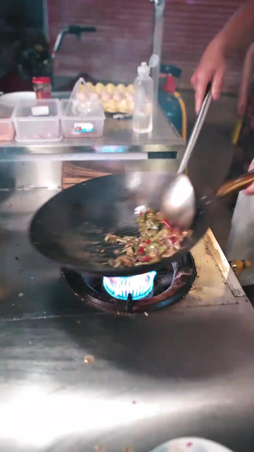 Bebeği ve Yumrukları