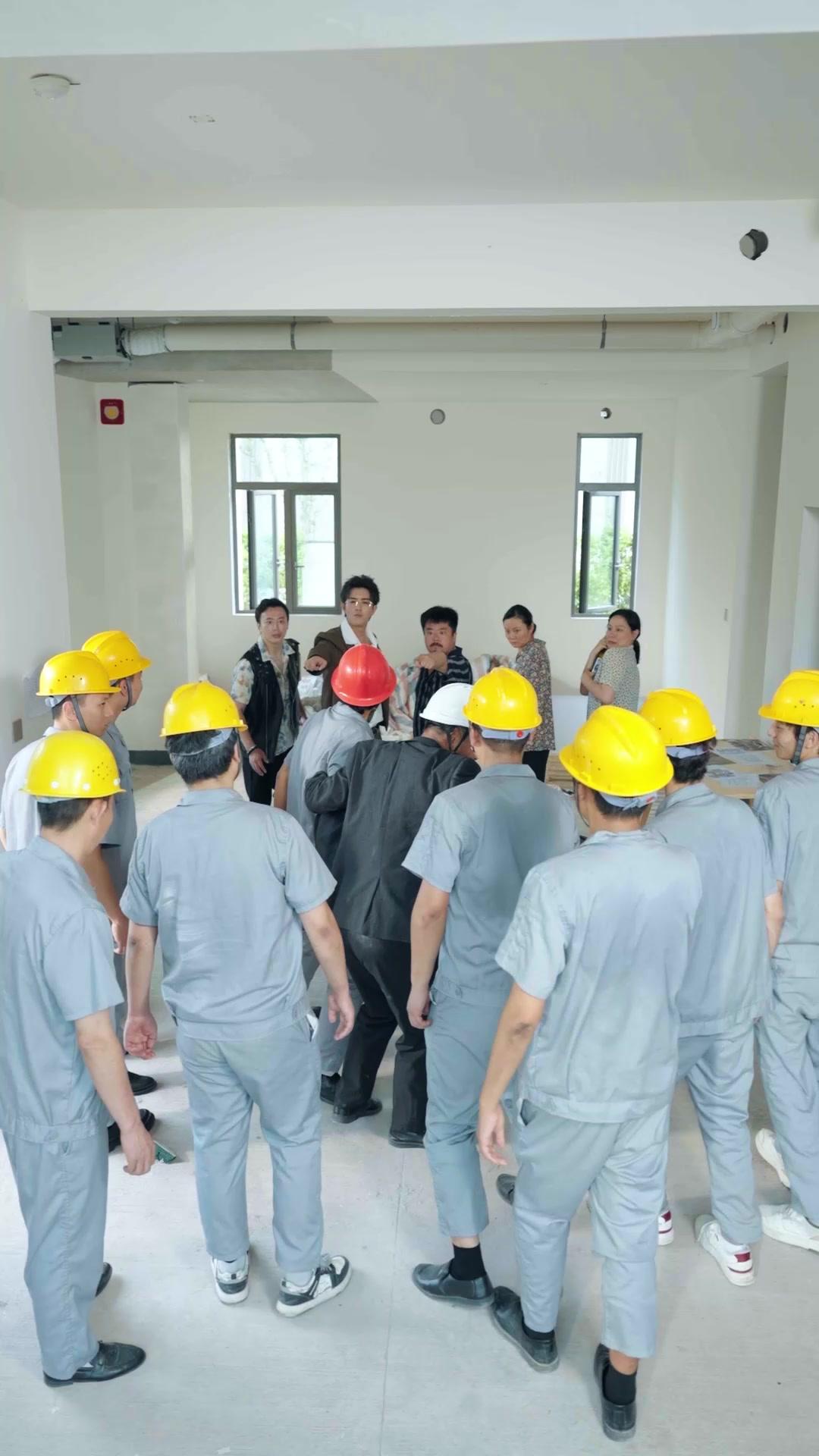 أسرة في دوامة الطمع