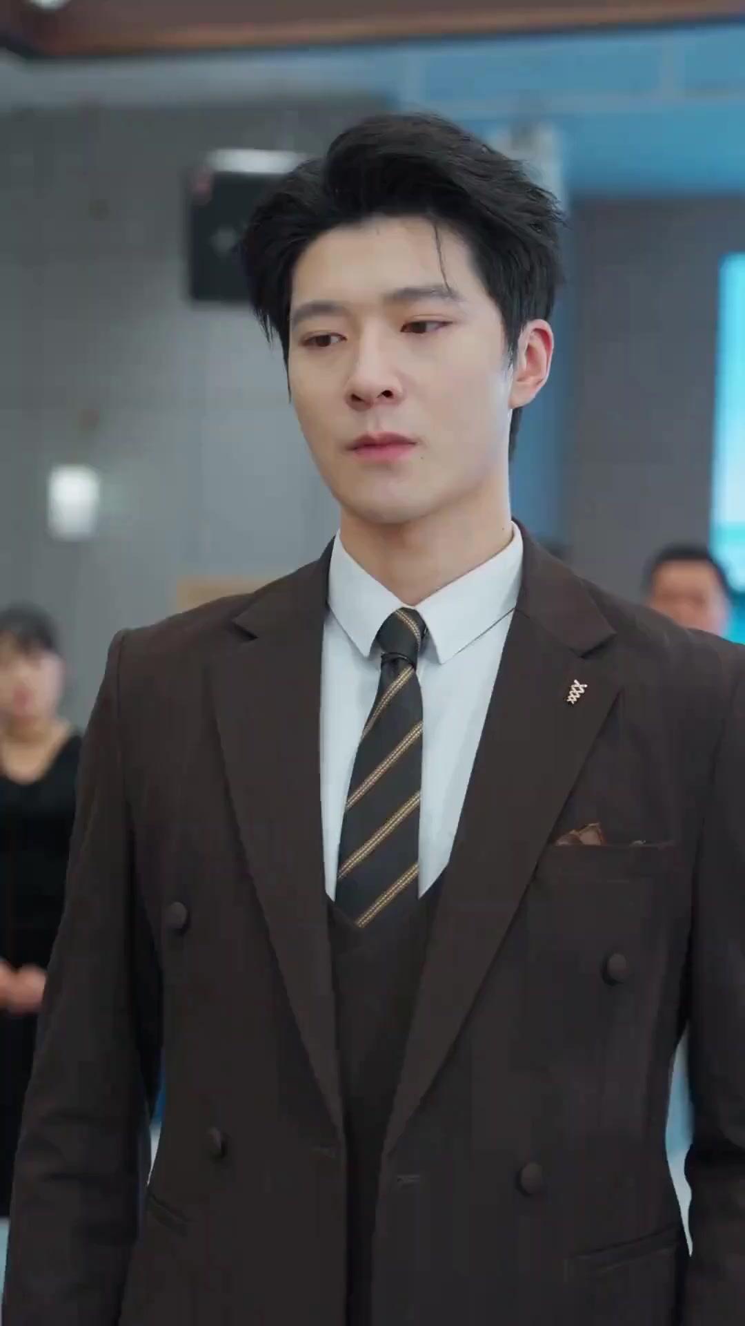 (Dubbed) Step Aside, the Real Heir is Back