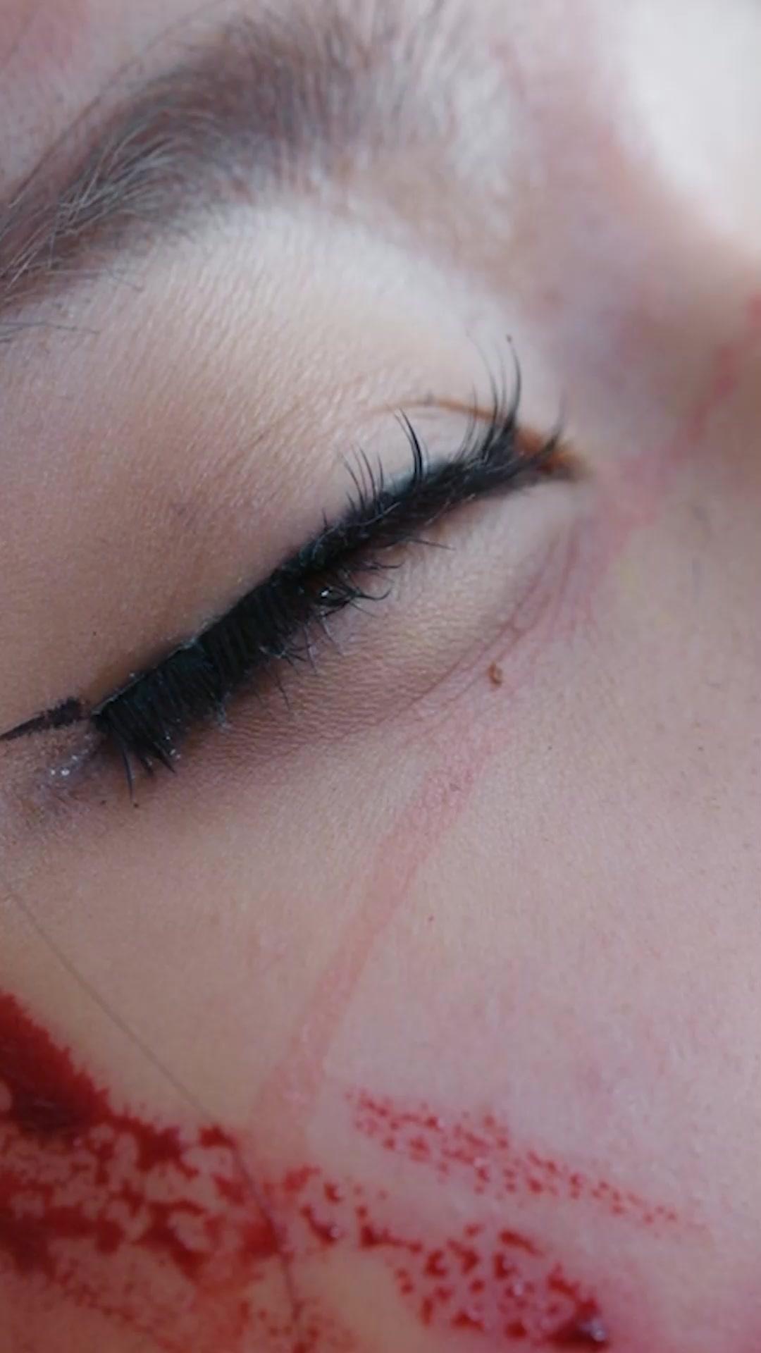 La que rompió el velo