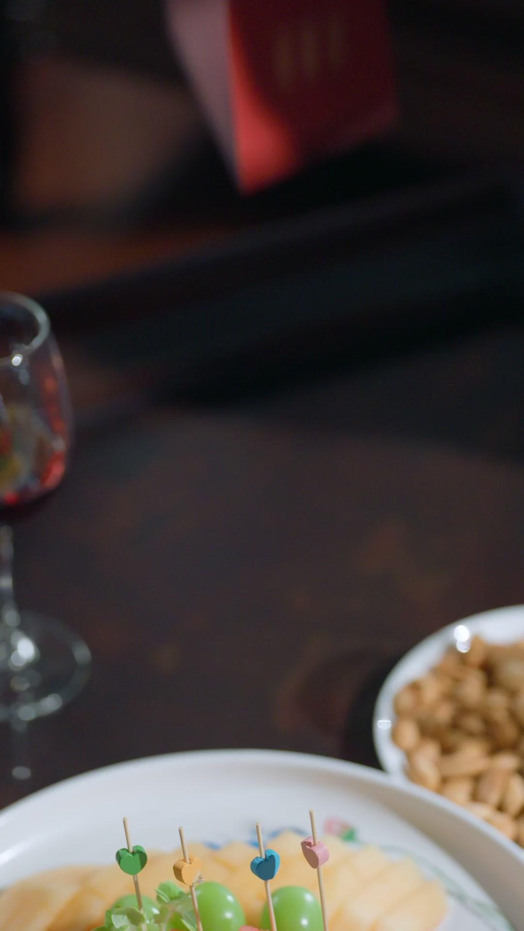 รักที่โอบอุ้มกันไว้