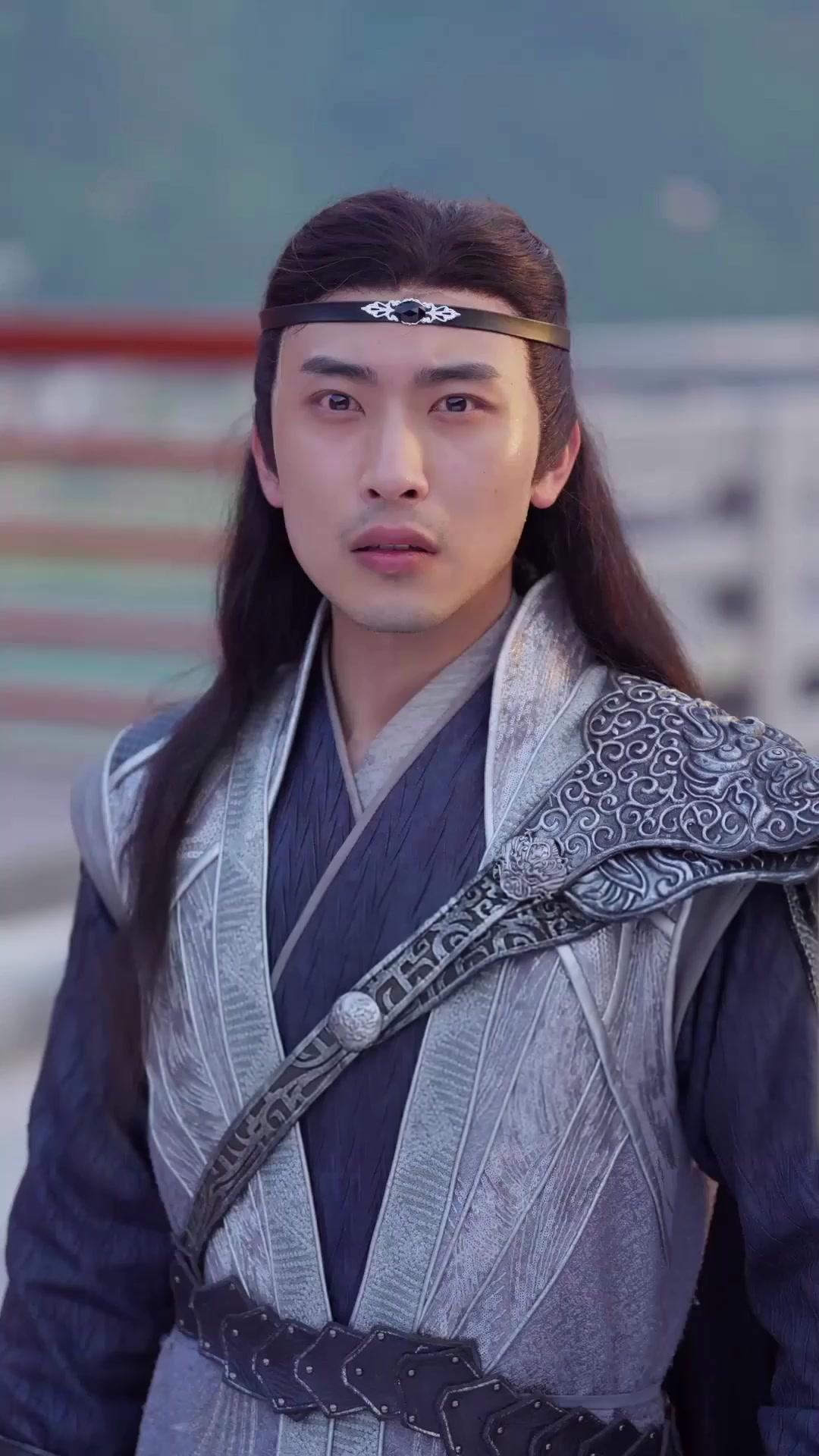  Dari Buangan Menjadi Naga