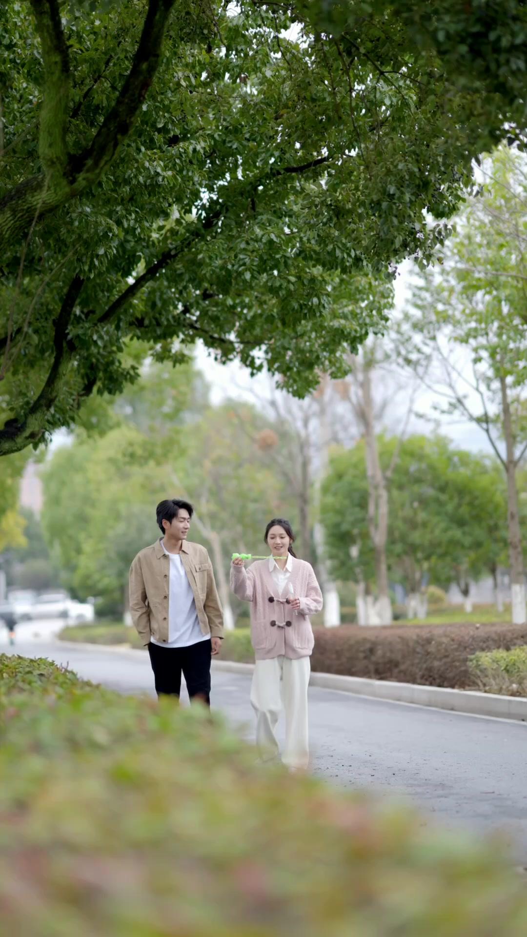 八年後，我給妳全世界