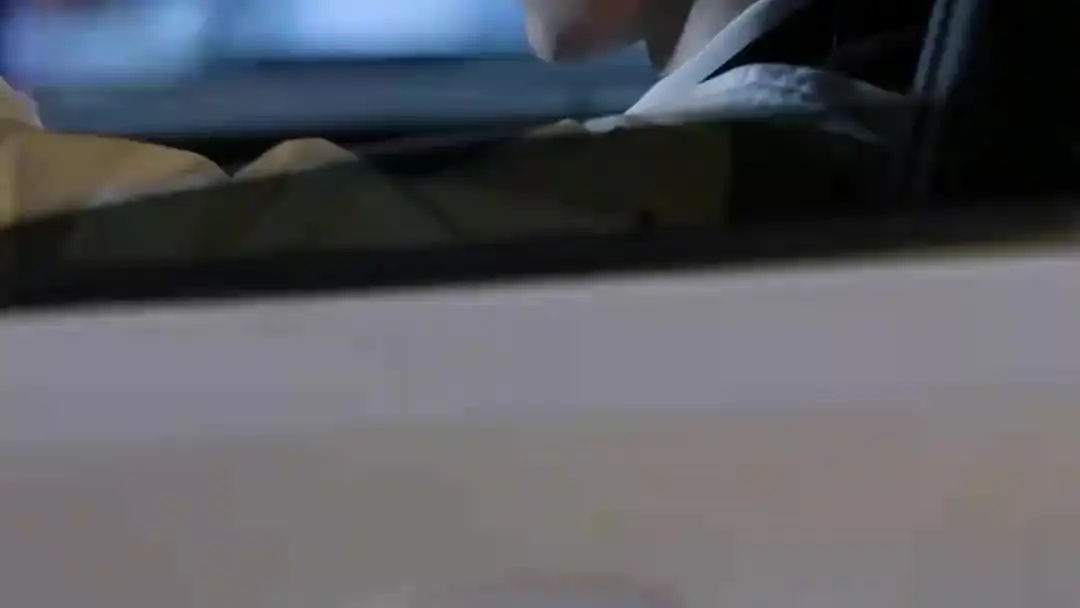 Lovers or Siblings: When the Knife Is a Mirror