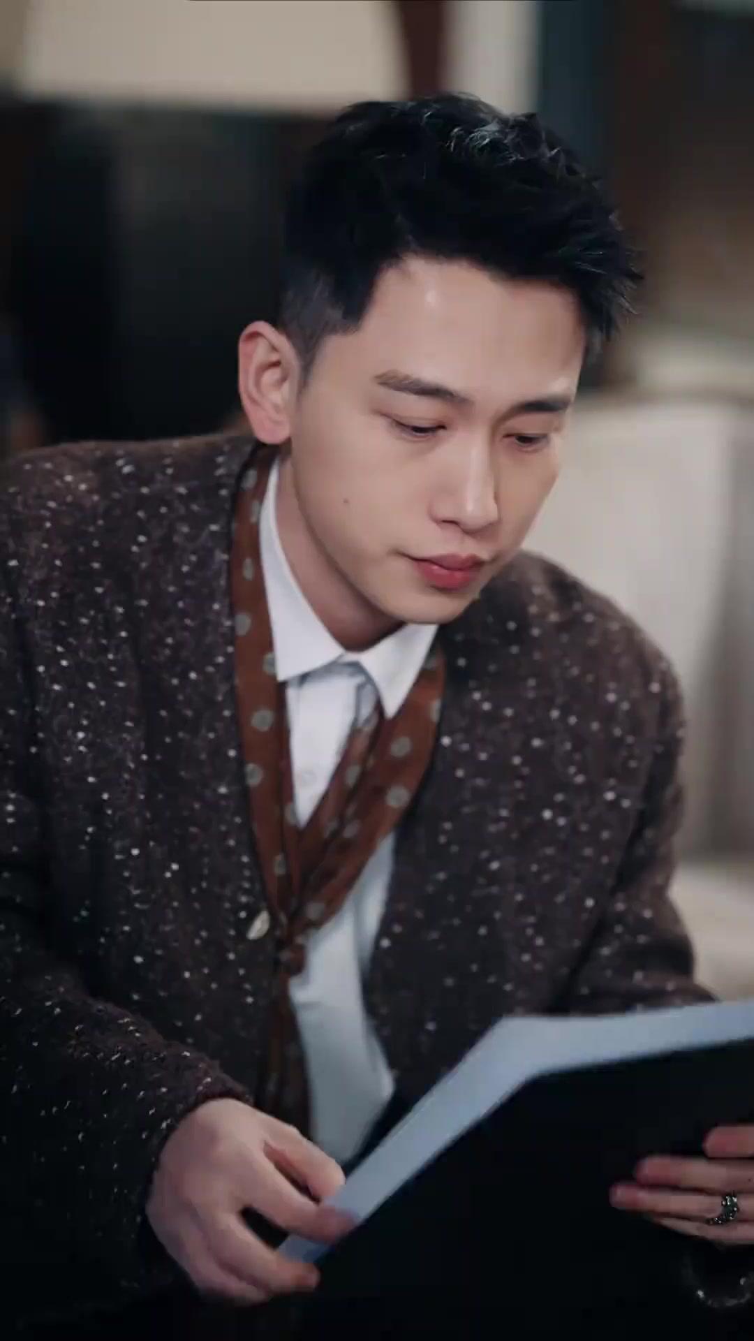 Little Rose? She's A Thorny Queen!