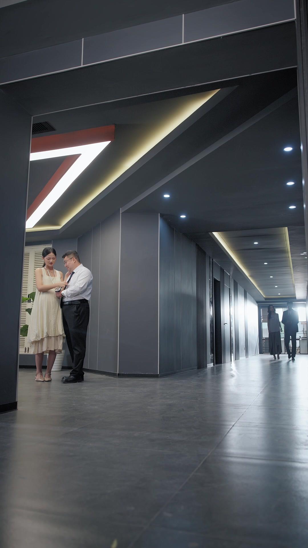 Suami Satpamku Itu Miliarder