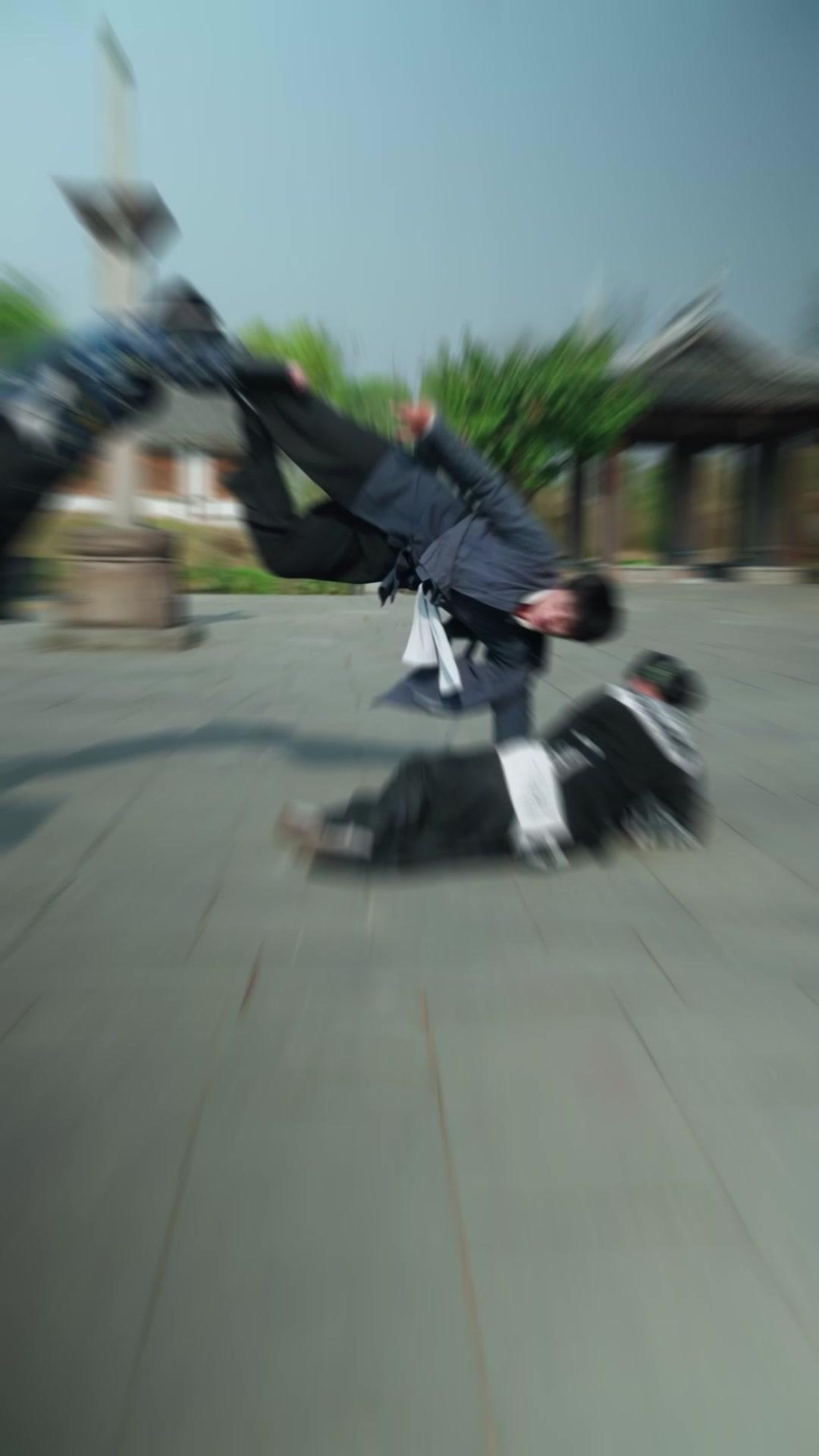 Mocked Driver, Hidden King