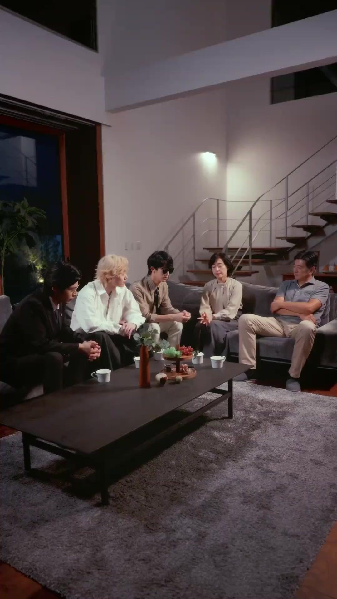 잠든 여동생, 후회하는 오빠들