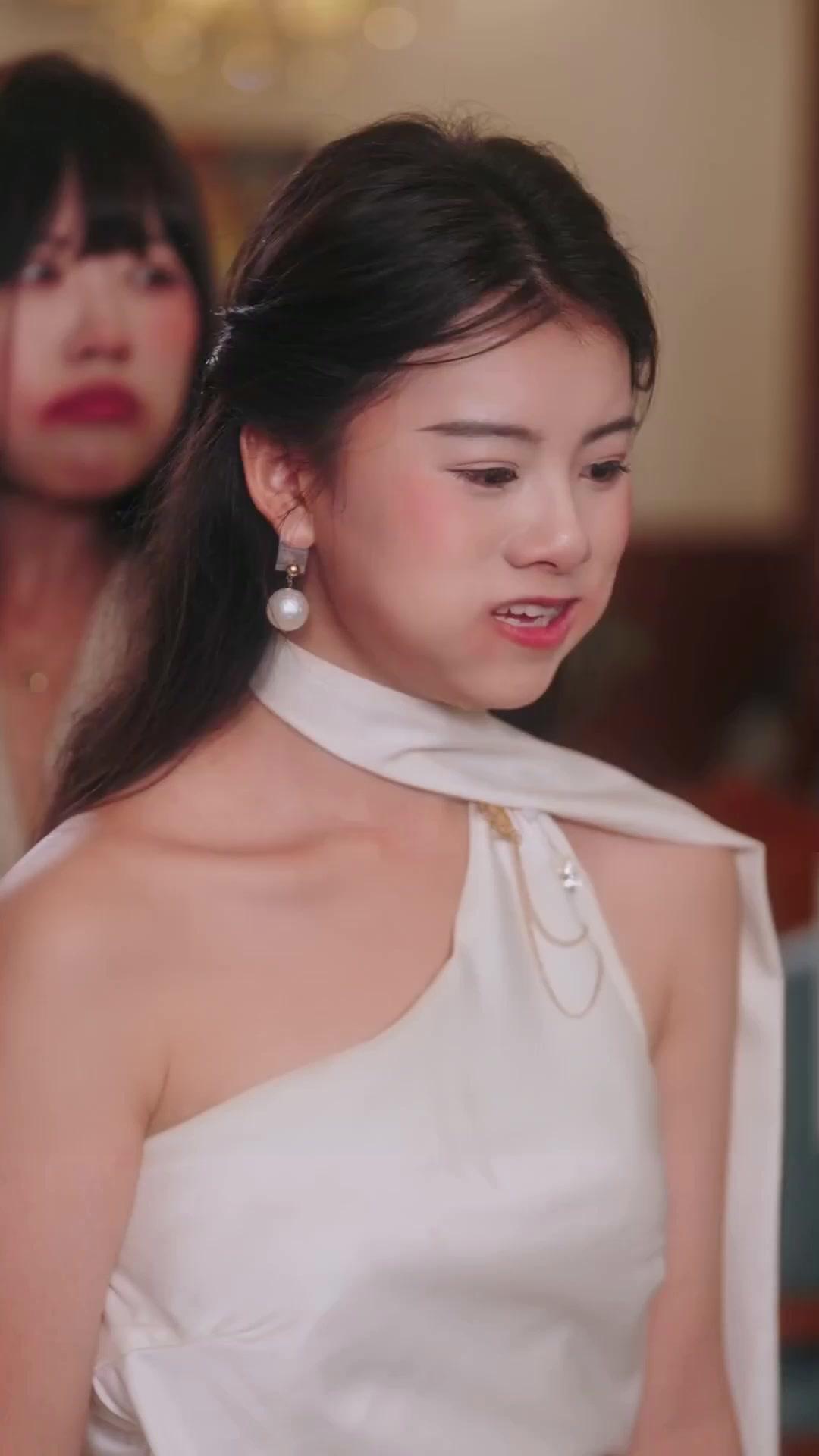 TRAQUÉES PAR L'AMOUR