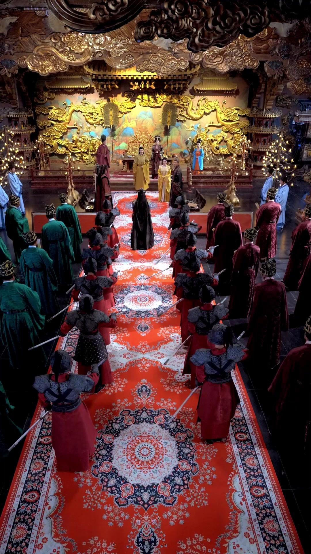 Sandiwara Kaisar Palsu