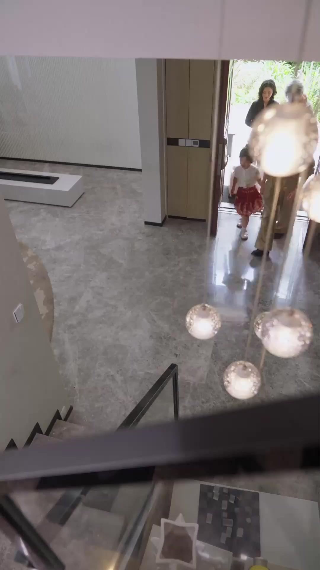 (Sulih suara) Ganti Ayah, Ubah Nasib