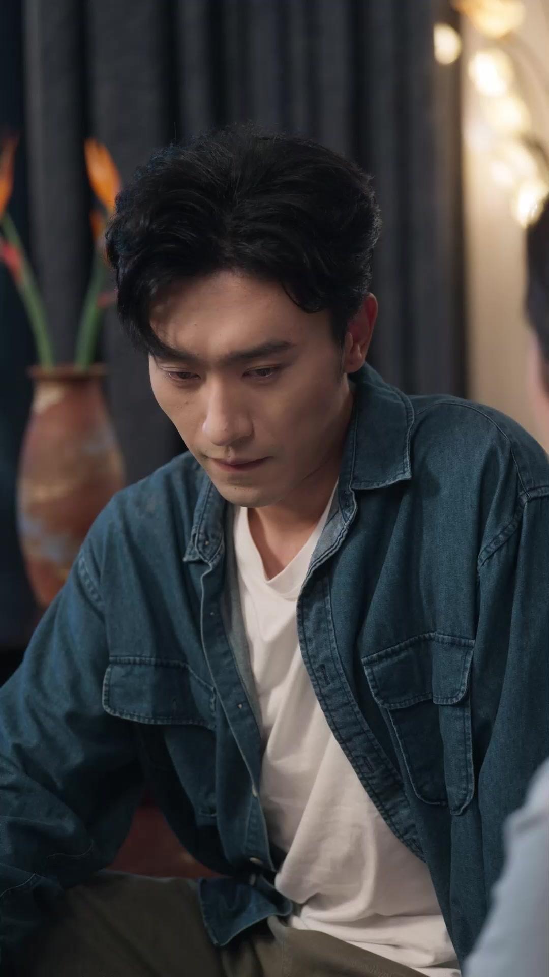 Cinta Membara Direktur Miliarder