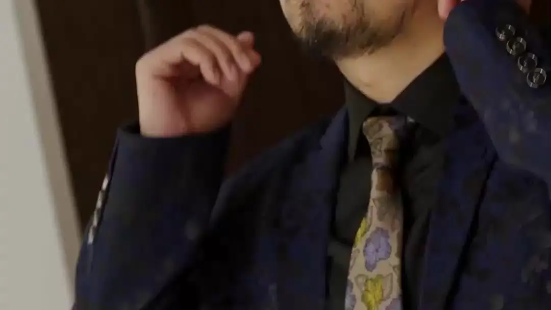 Divine Dragon: When the Plaid Suit Cracks